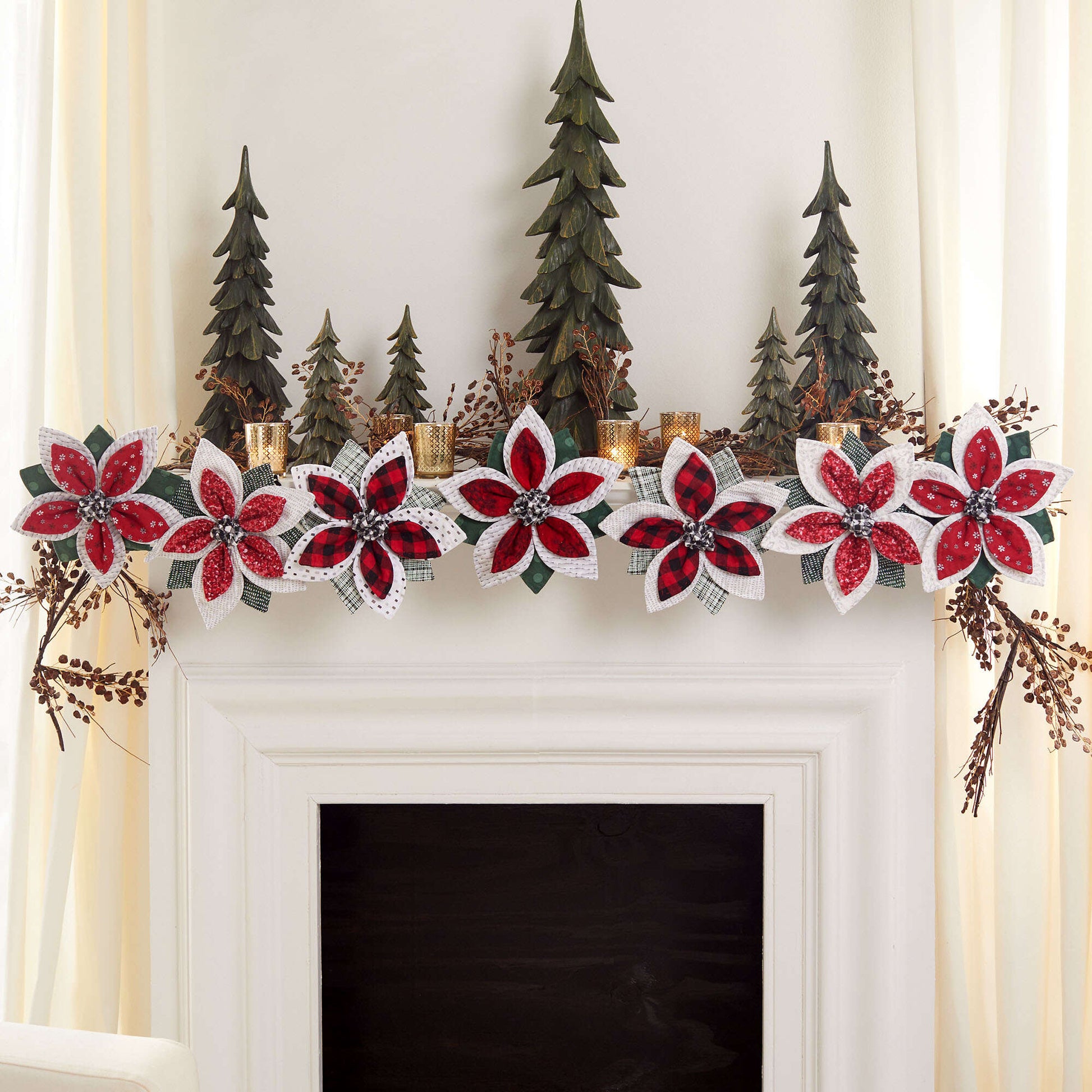 Free Coats Sewing & Clark Quilted Poinsettia Garland Pattern