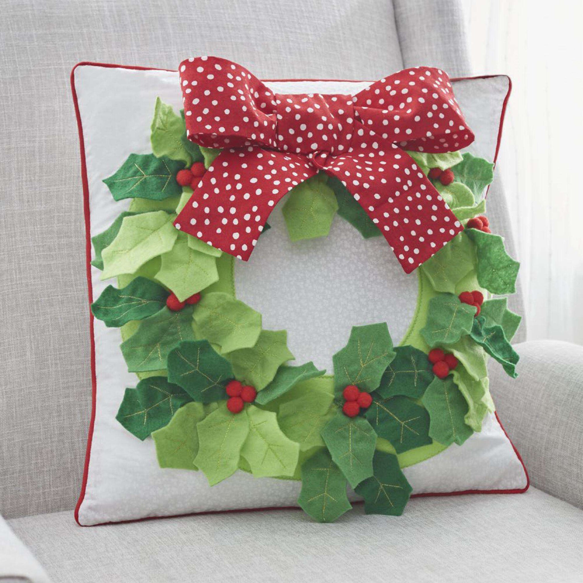 Free Coats & Clark Holly Wreath Pillow Sewing Pattern