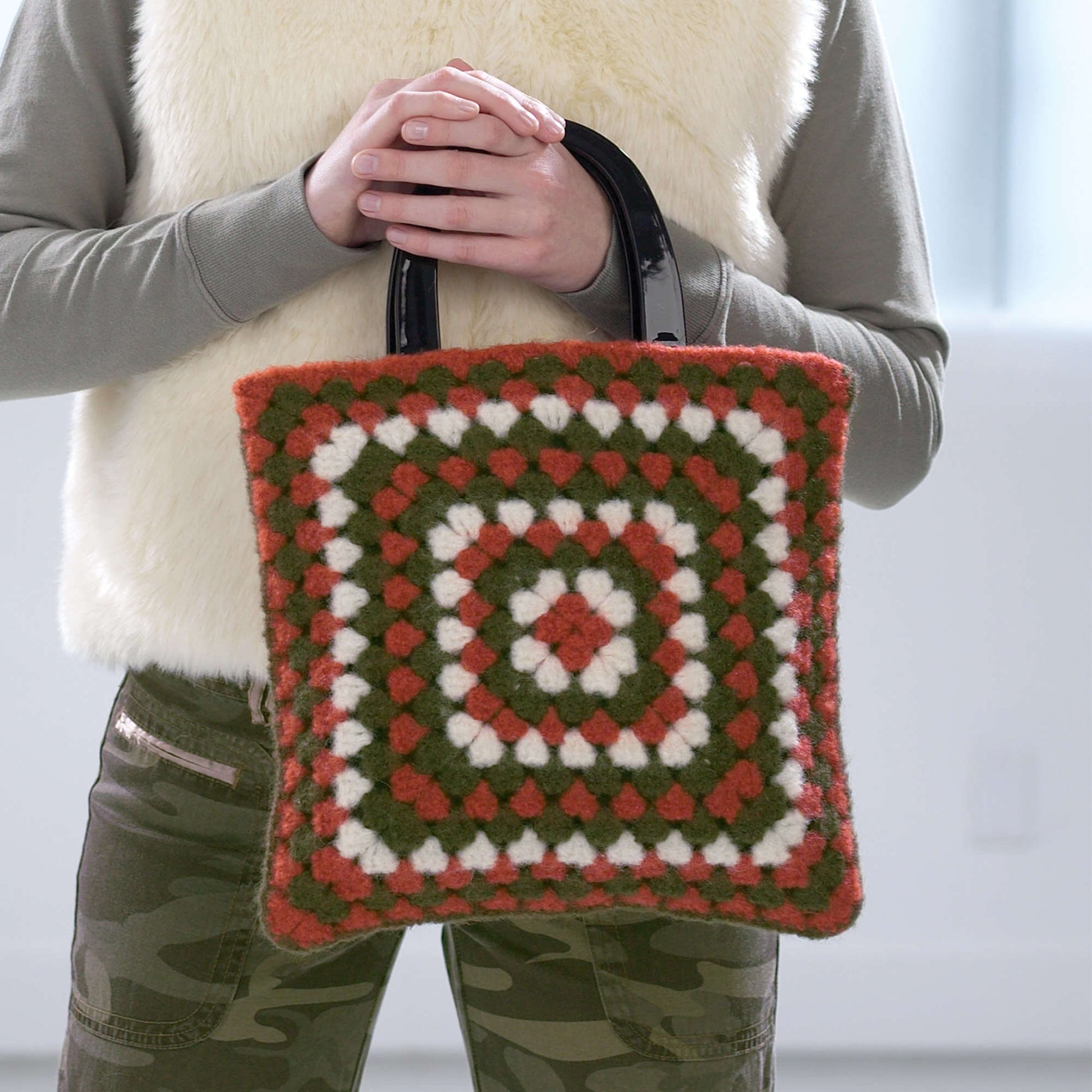 Free Patons Funky Felted Granny Bag Crochet Pattern