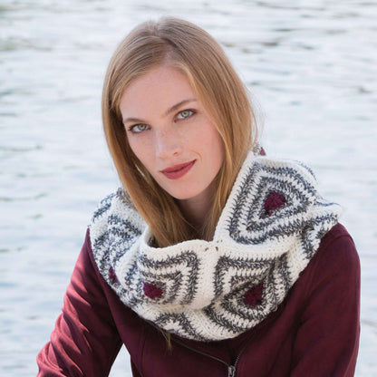 Patons Radiating Triangles Crochet Cowl Single Size