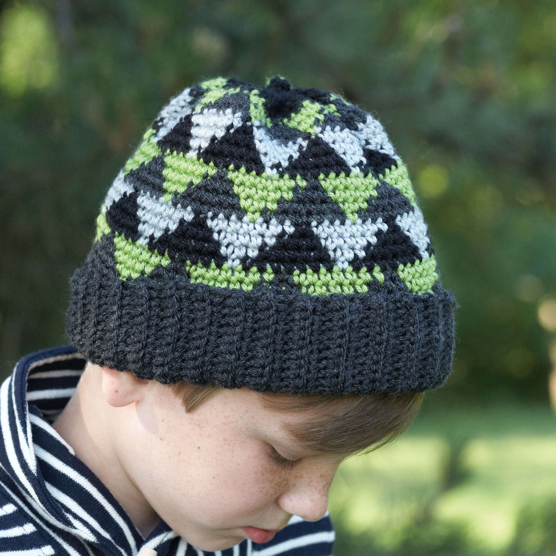 Free Patons Canadiana - Crochet Navajo Kid's Hat Pattern
