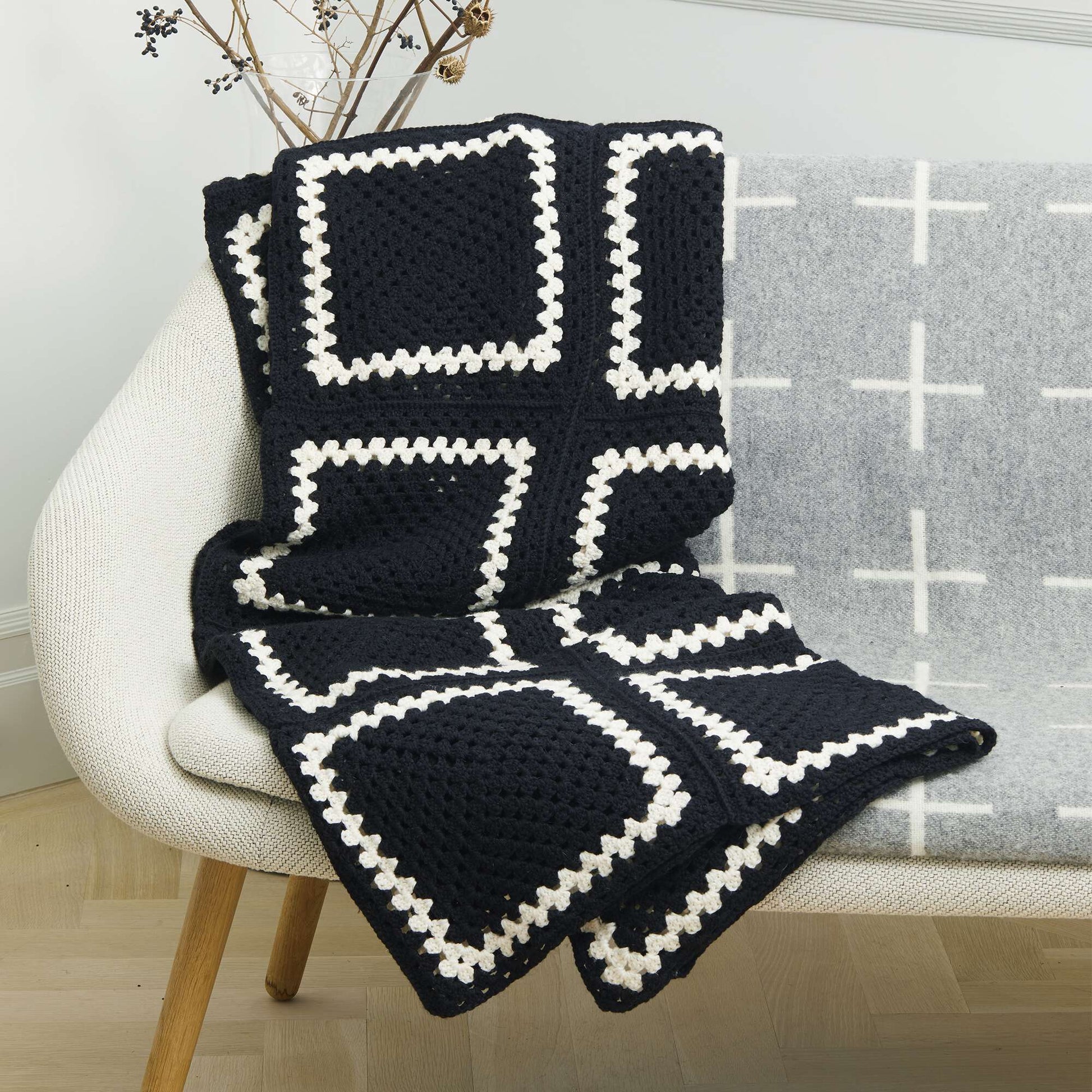 Stitch Club Jane's Granny Square Crochet Blanket + Tutorial Pattern