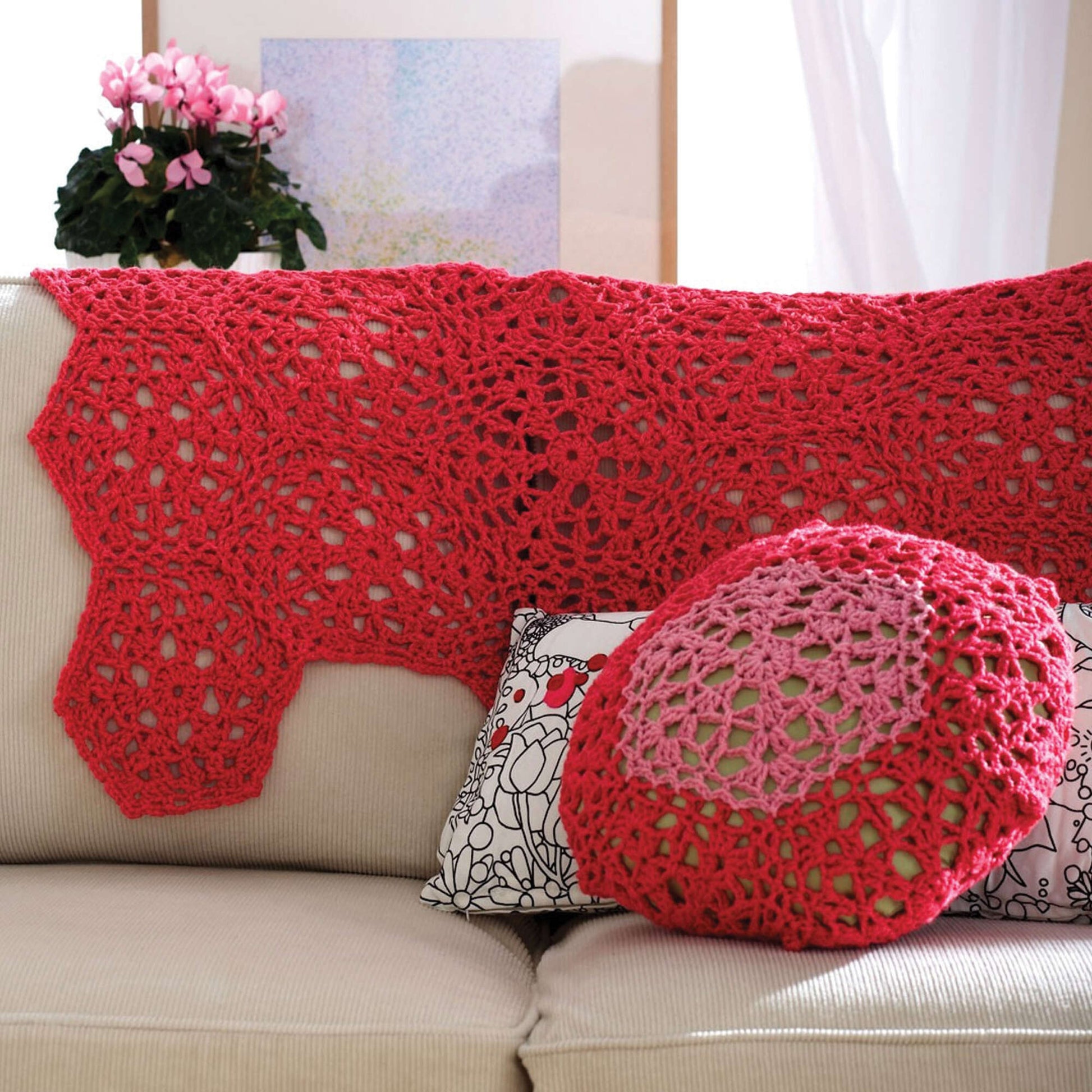 Free Patons Cranberry Mousse Throw & Cushion Crochet Pattern