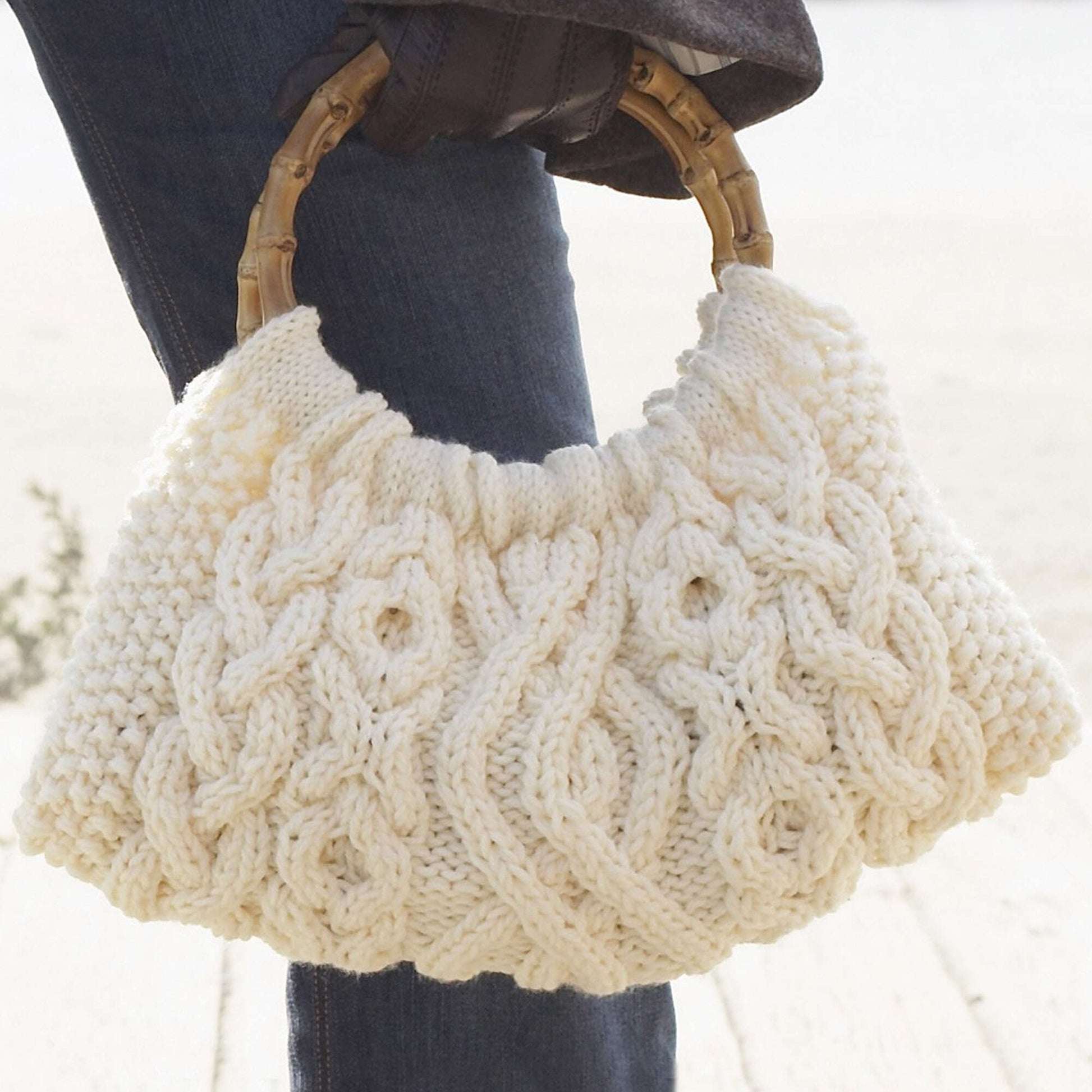 Free Patons Knit Cabled Bag Pattern