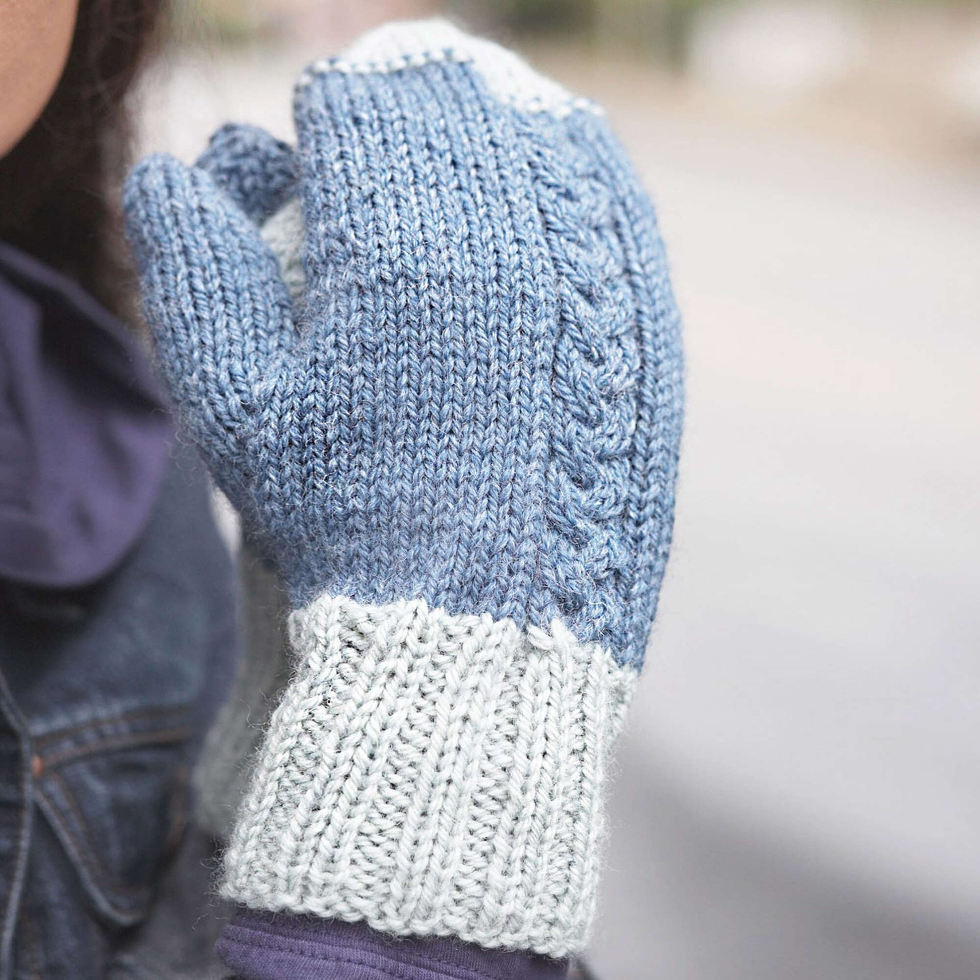 Free Patons Off-Set Cable Mittens Knit Pattern