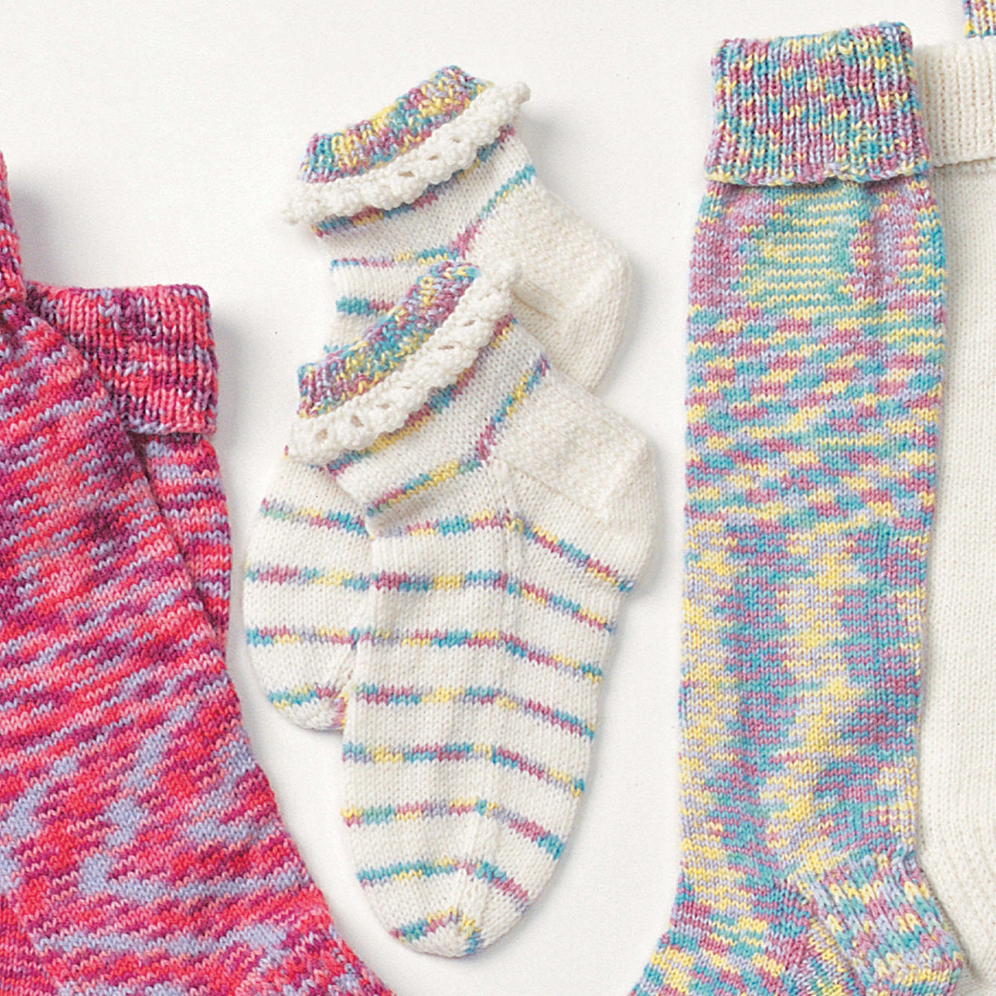 Free Patons Child's Pretty Ruffles Socks Knit Pattern