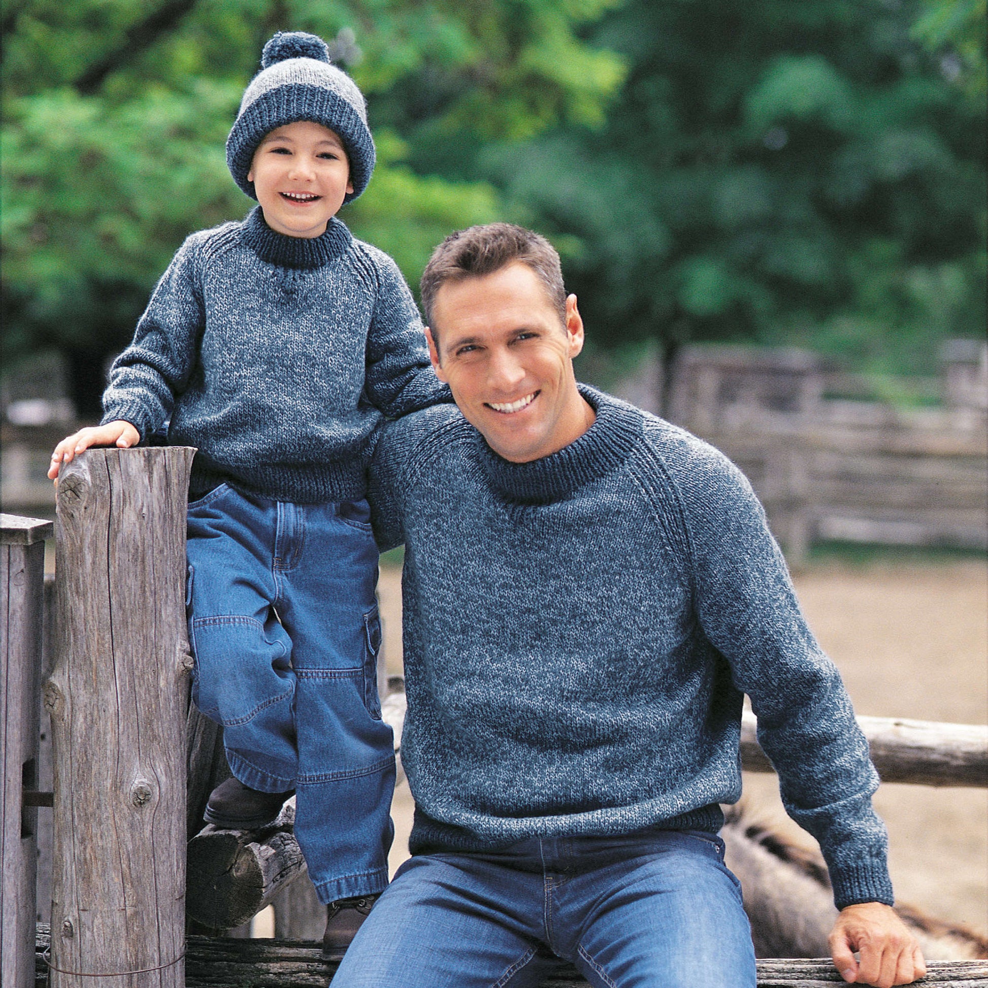 Free Patons Family Raglan Sweatshirt Knit Pattern