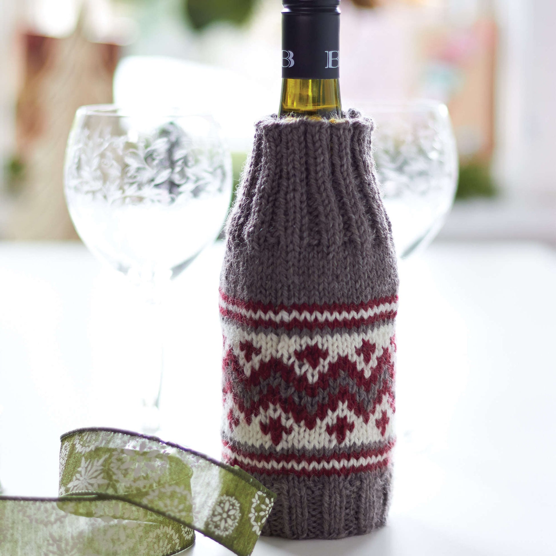 Free Patons Wooly Wine Cozy Pattern