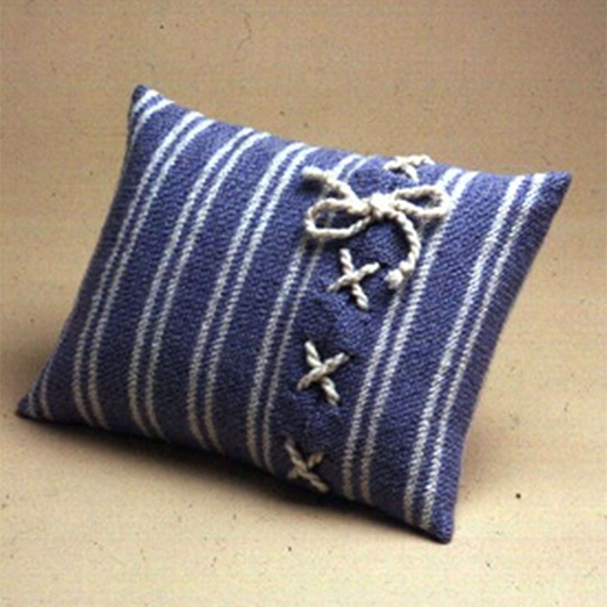 Free Patons Lightly Laced Pillow Knit Pattern