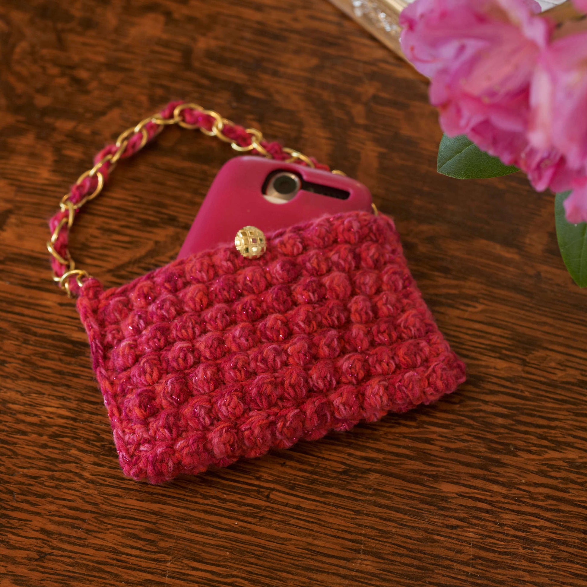 Free Red Heart Crochet Mobile Phone Baglet Pattern