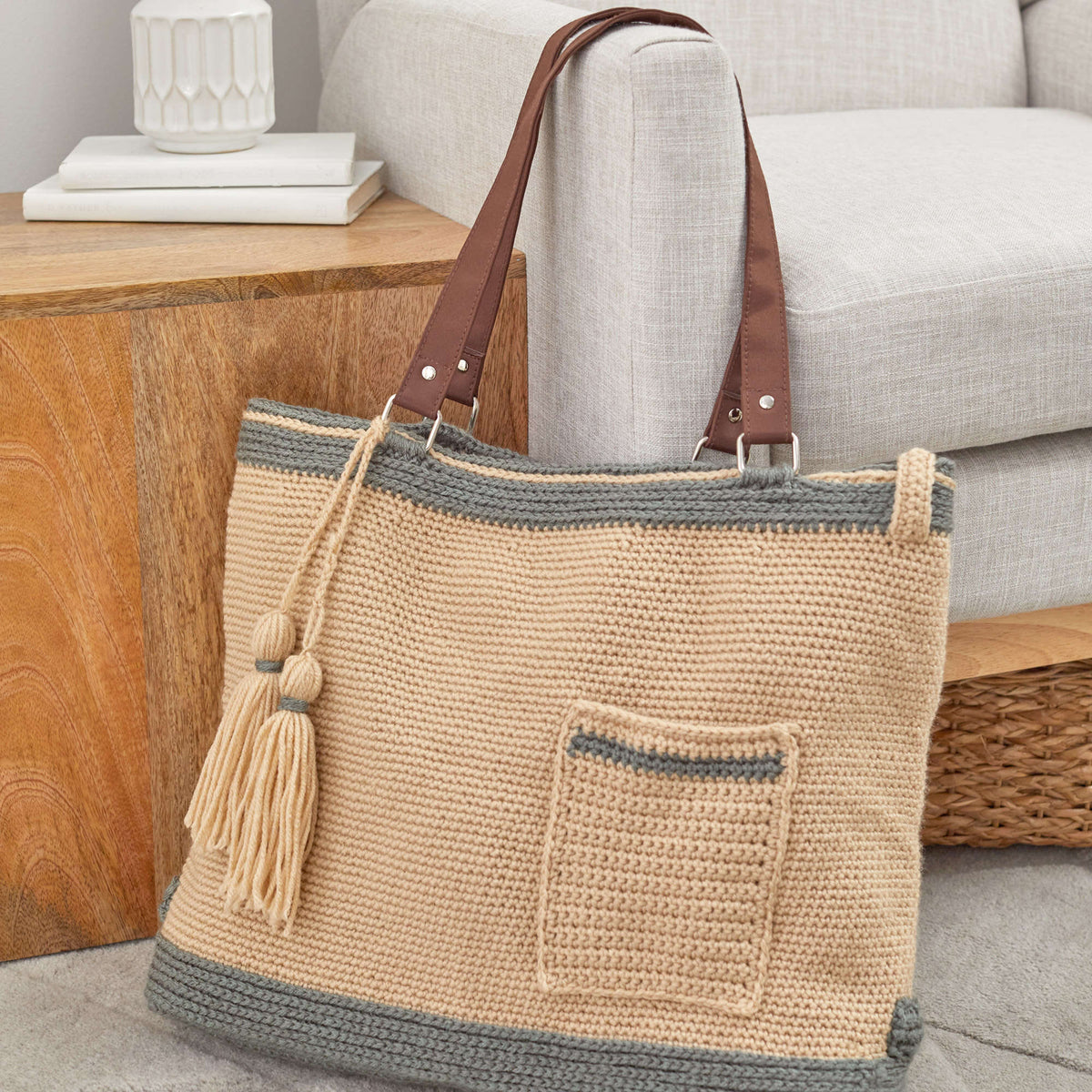 Crochet Tote Bag made in Red Heart Classic Yarn