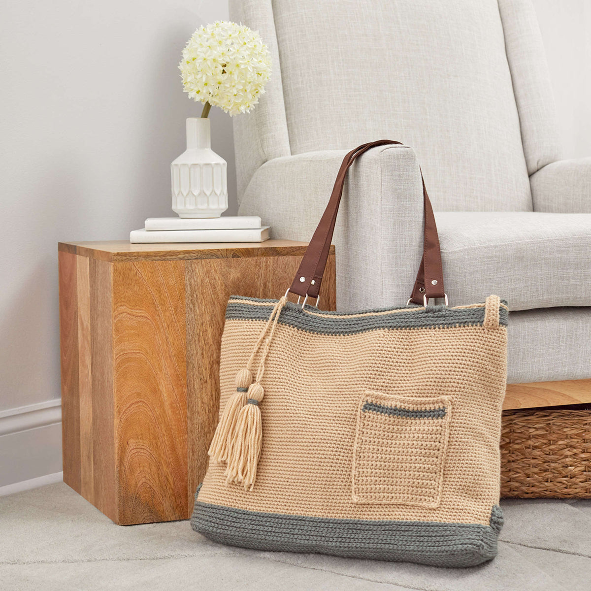 Crochet Tote Bag made in Red Heart Classic Yarn