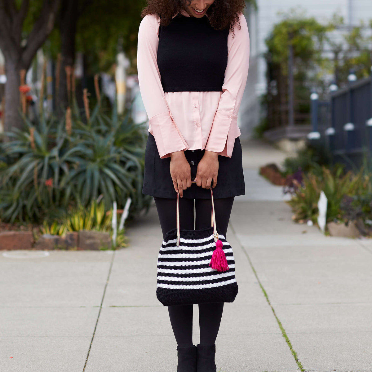 Crochet Tote Bag made in Red Heart Chic Sheep Yarn
