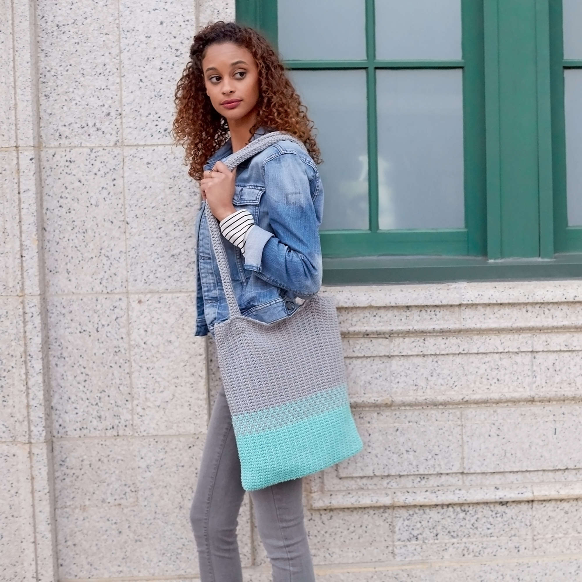 How to Make a Simple Crochet Bag + Free Pattern & Tutorial