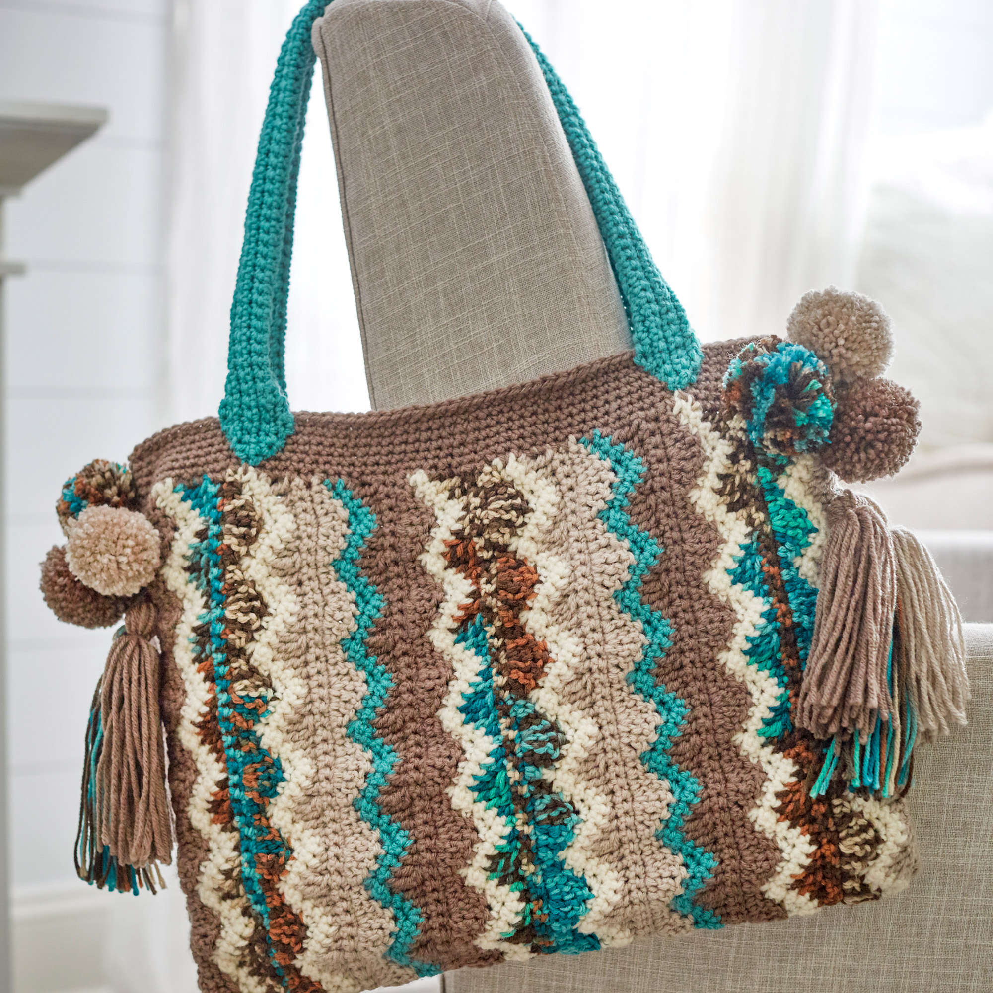 Free Experienced Red Heart Flame Stitch Bag Crochet Pattern
