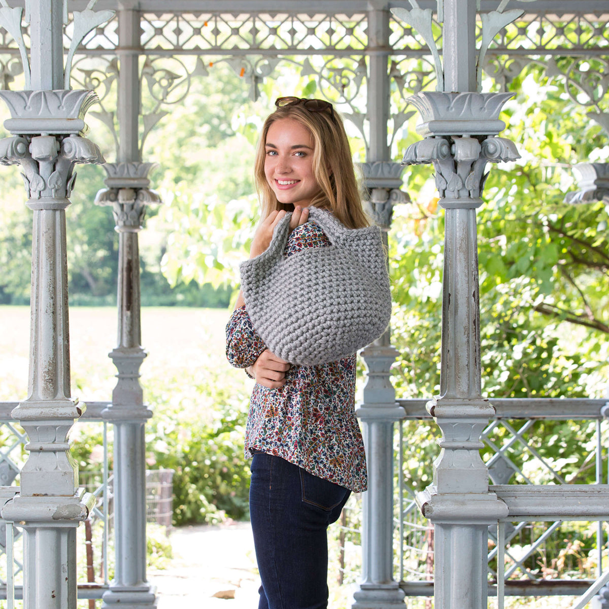 Crochet Tote Bag made in  Red Heart Grande Yarn