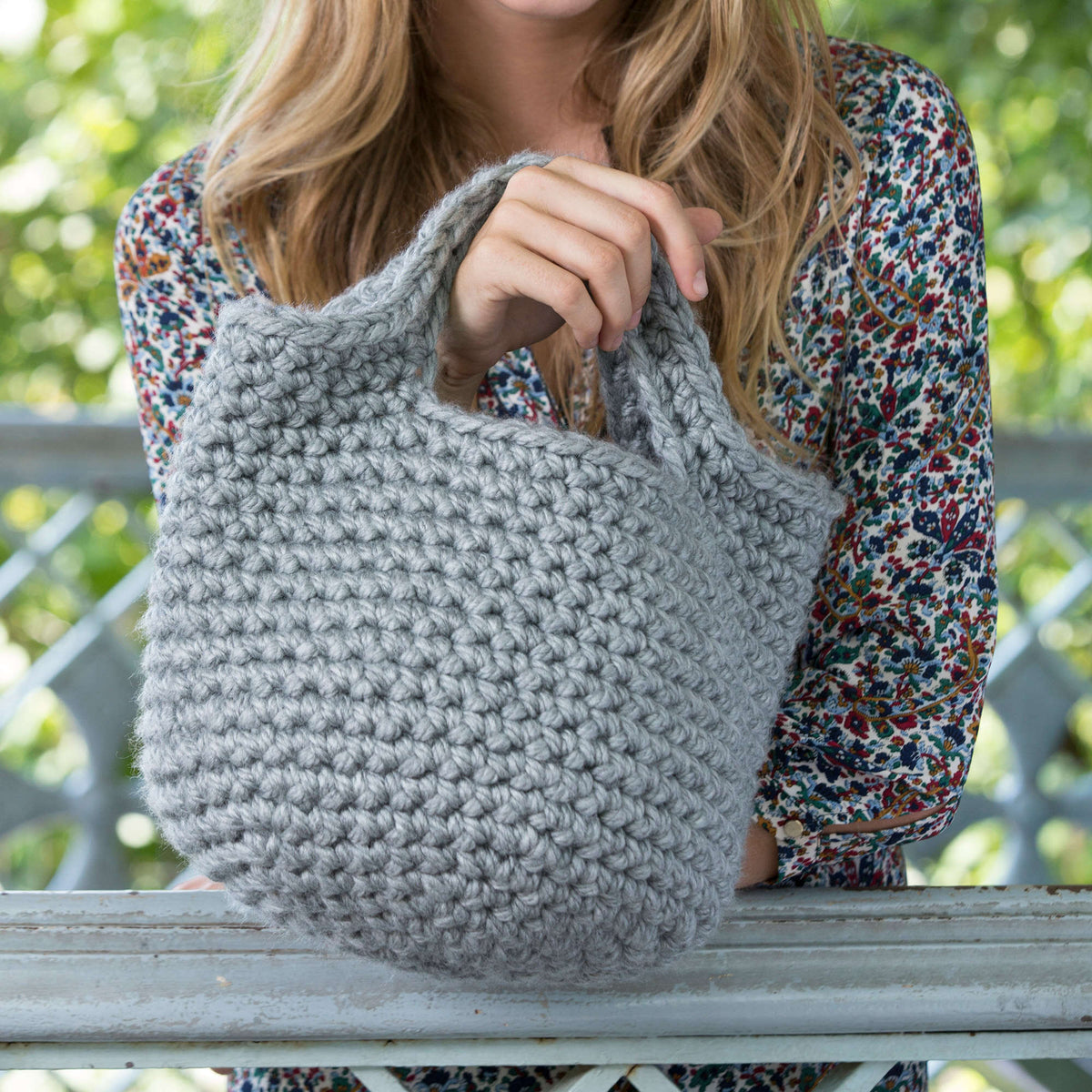 Crochet Tote Bag made in  Red Heart Grande Yarn