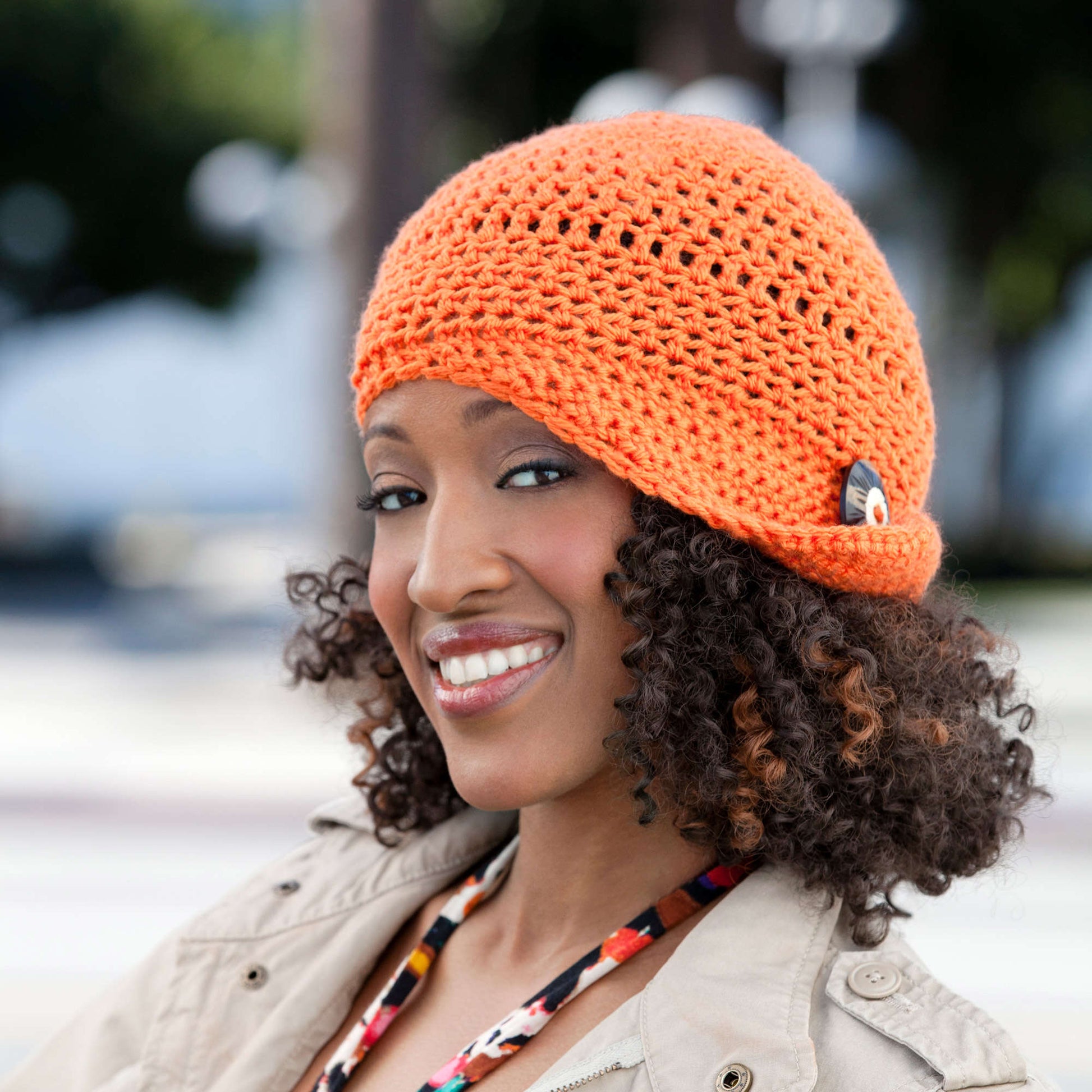 Free Red Heart Fashionable Flapper Hat Crochet Pattern