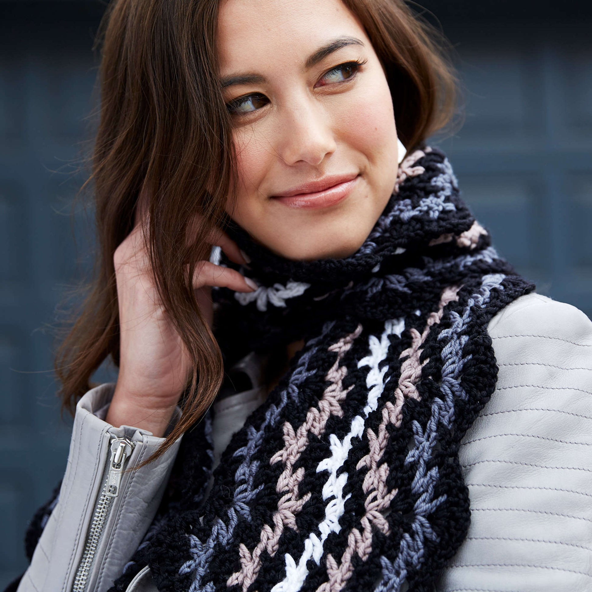 Free Red Heart Crochet Victory Chic Scarf Pattern