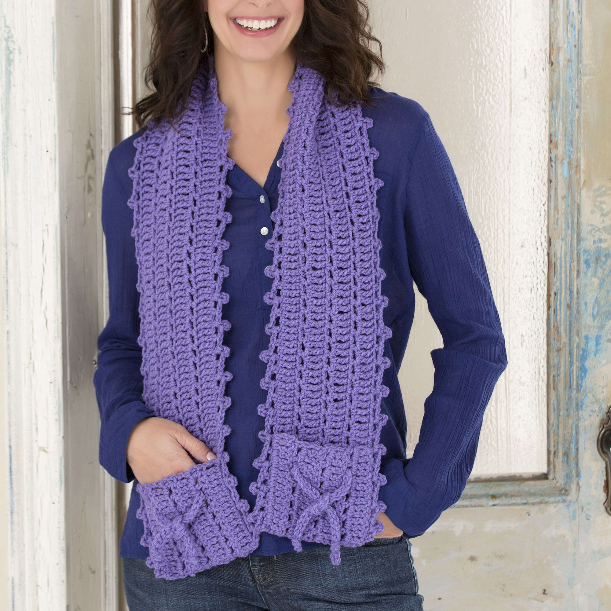 Free Easy Red Heart Gift Pocket Scarf Crochet Pattern | Yarnspirations