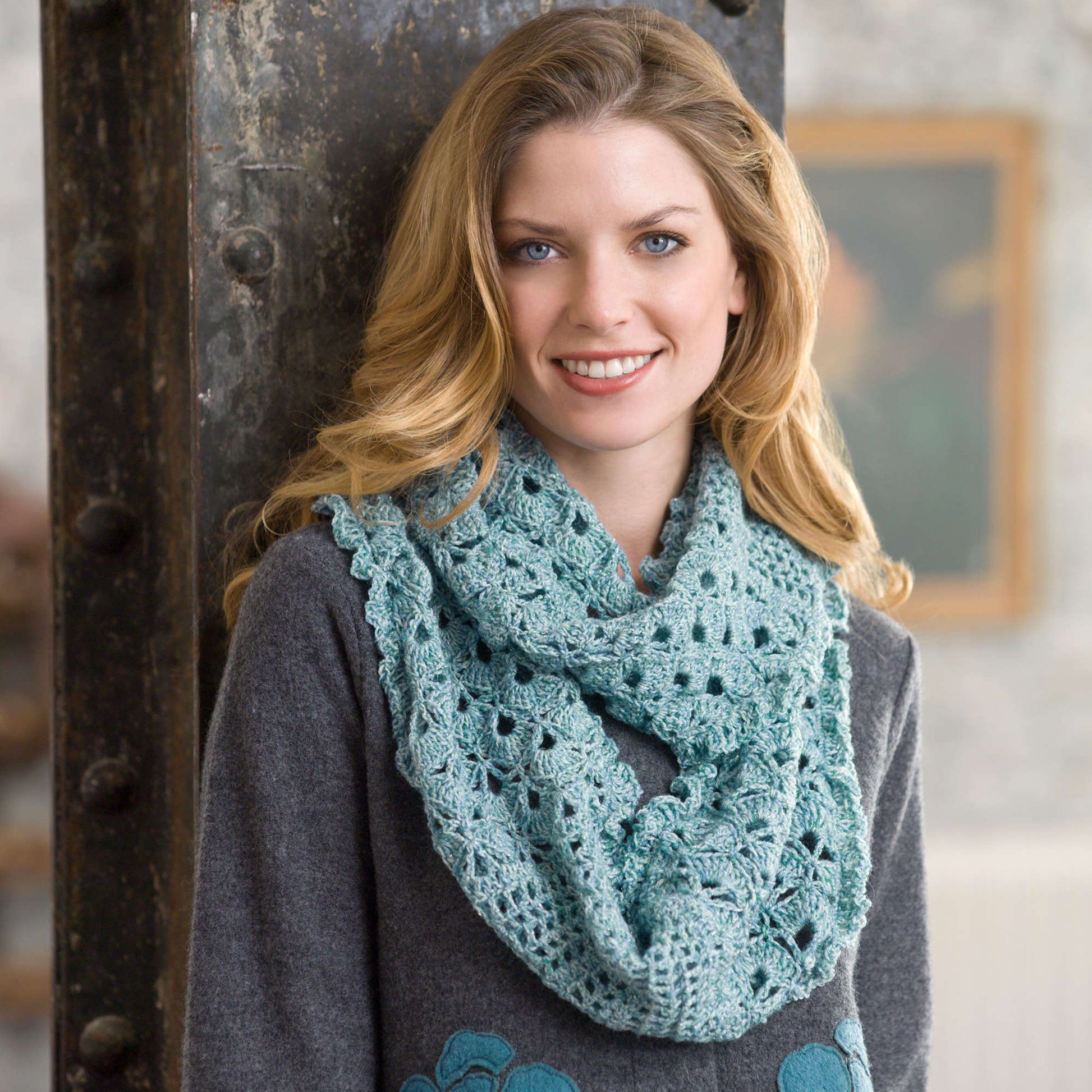 Free Red Heart Infinity Scarf Pattern | Yarnspirations