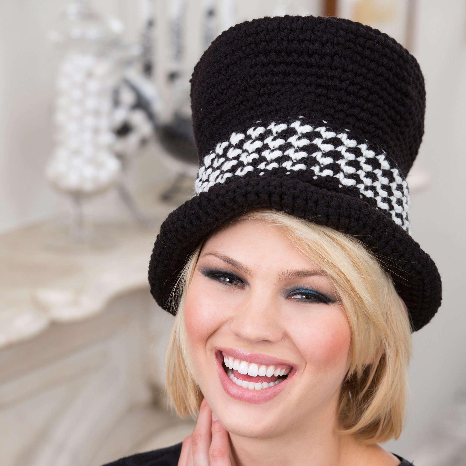 Free Red Heart Top Hat Sophisticate Pattern