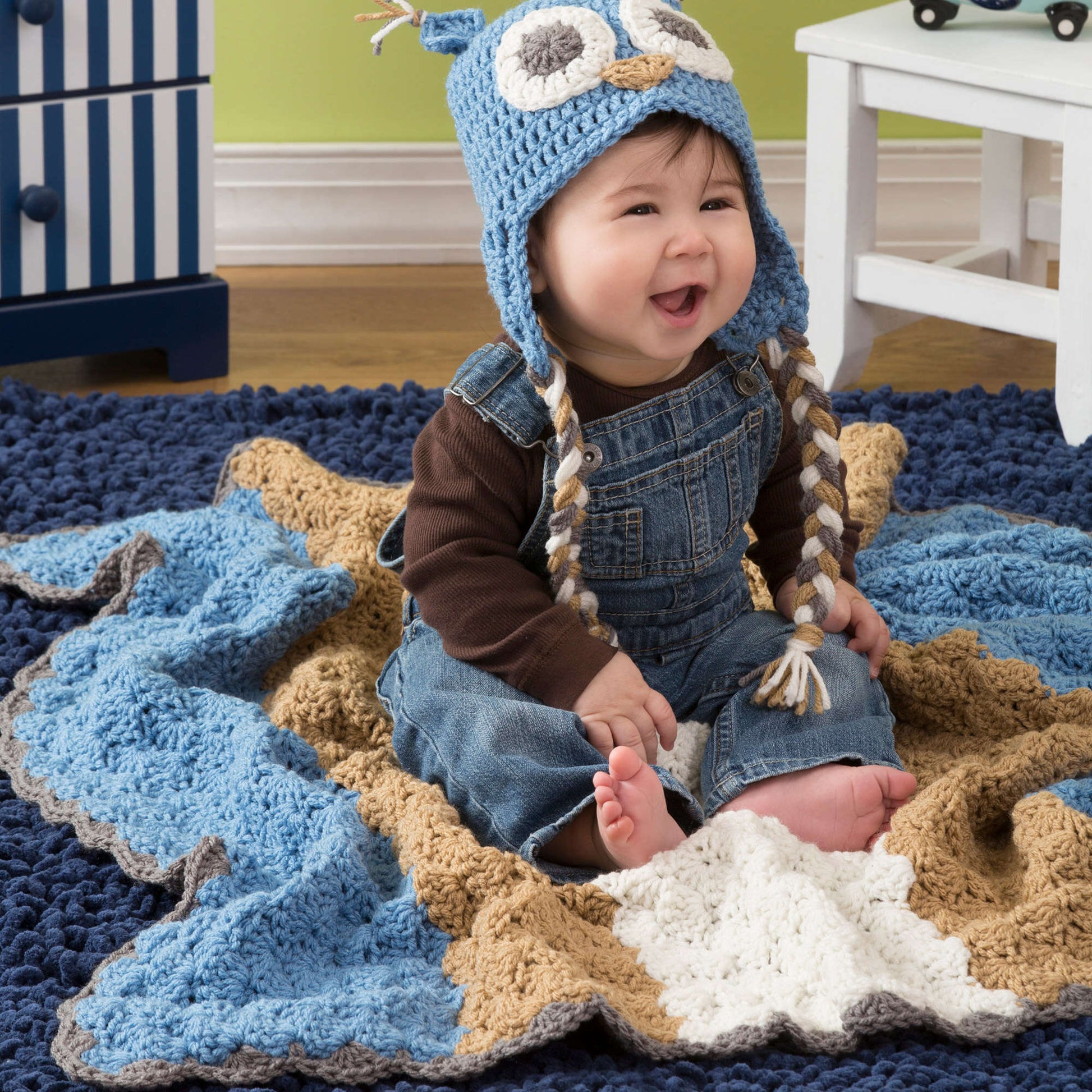 Free Easy Red Heart Baby Shells Blanket Crochet Pattern | Yarnspirations