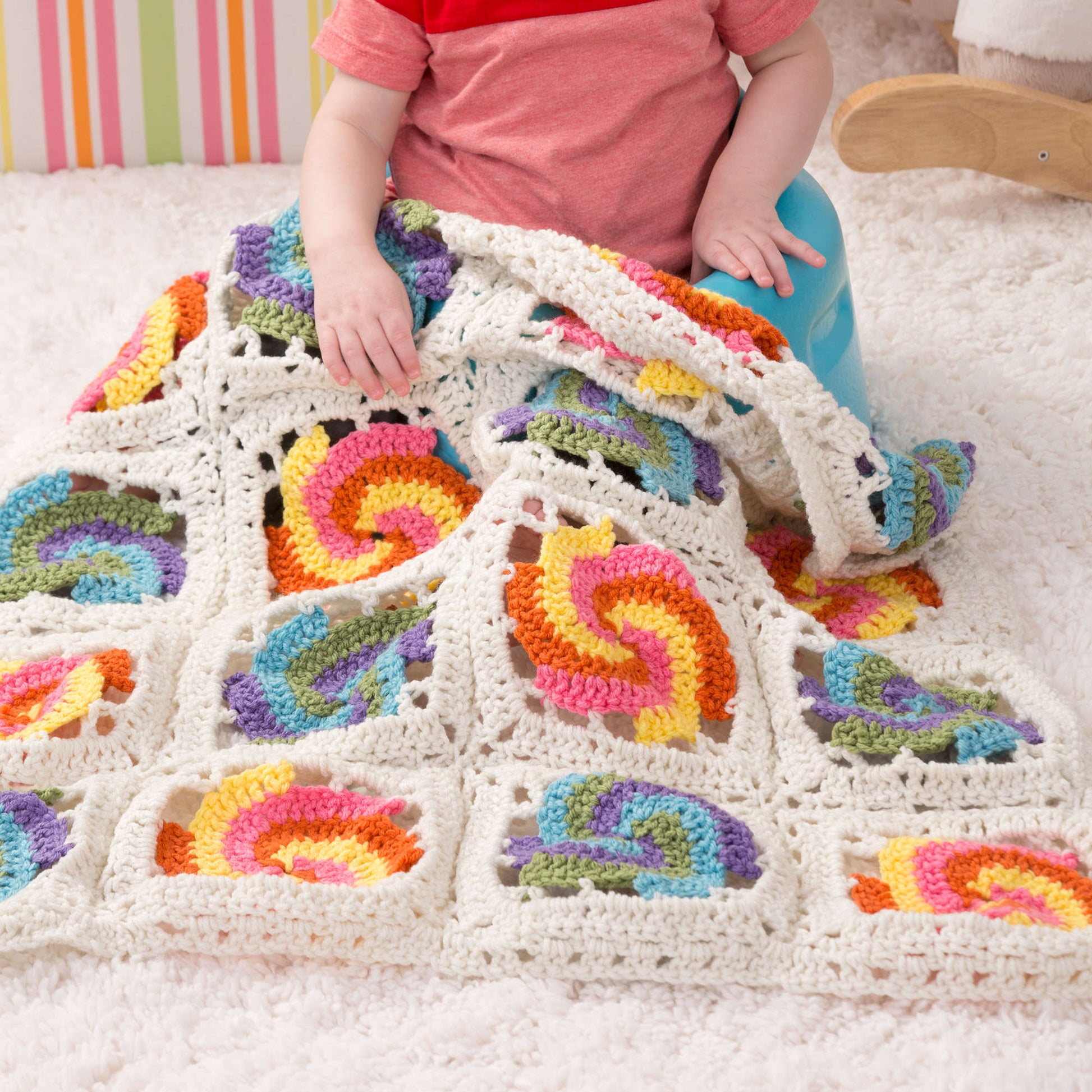 Free Red Heart Pinwheel Crochet Baby Blanket Pattern