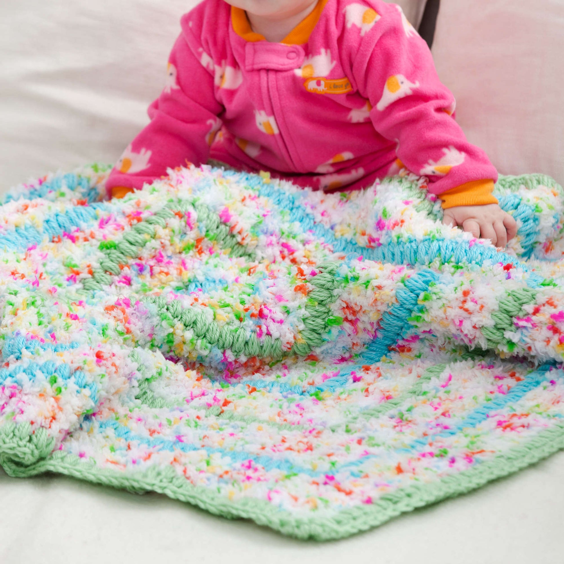 Free Red Heart Cuddly Crochet Baby Blanket Pattern