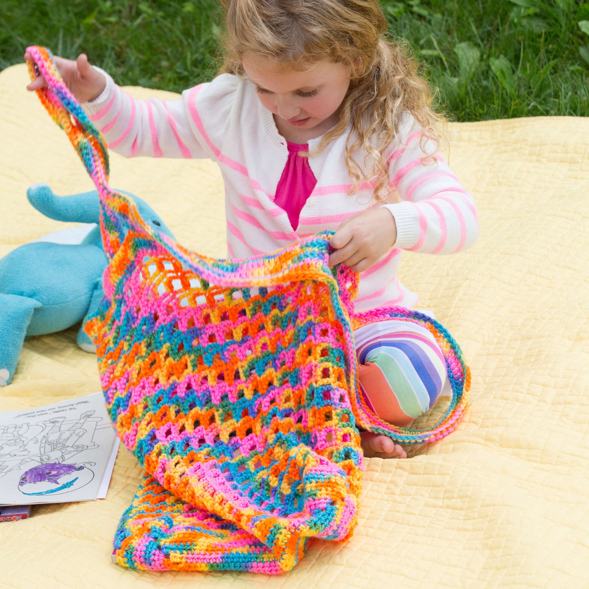 Free Red Heart Crochet Tote For Toys Pattern