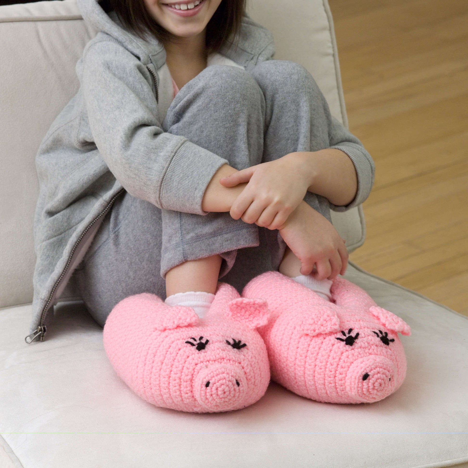 Free Red Heart Crochet Pudgy Piggy Slippers Pattern