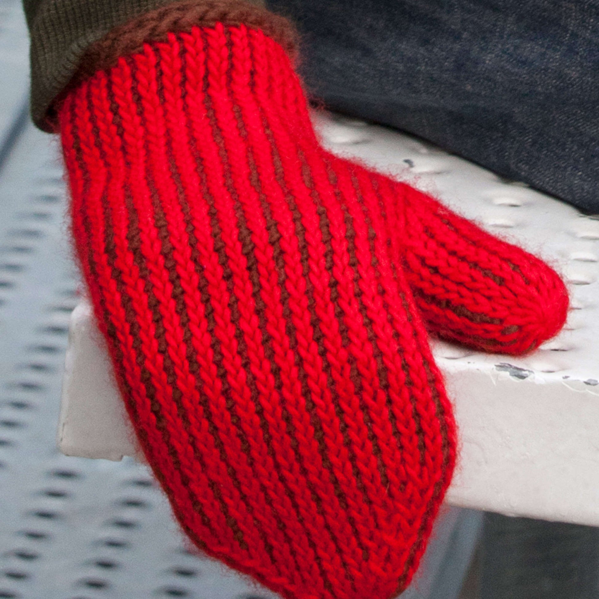 Free Red Heart Tunisian "In The Round" Mittens Crochet Pattern