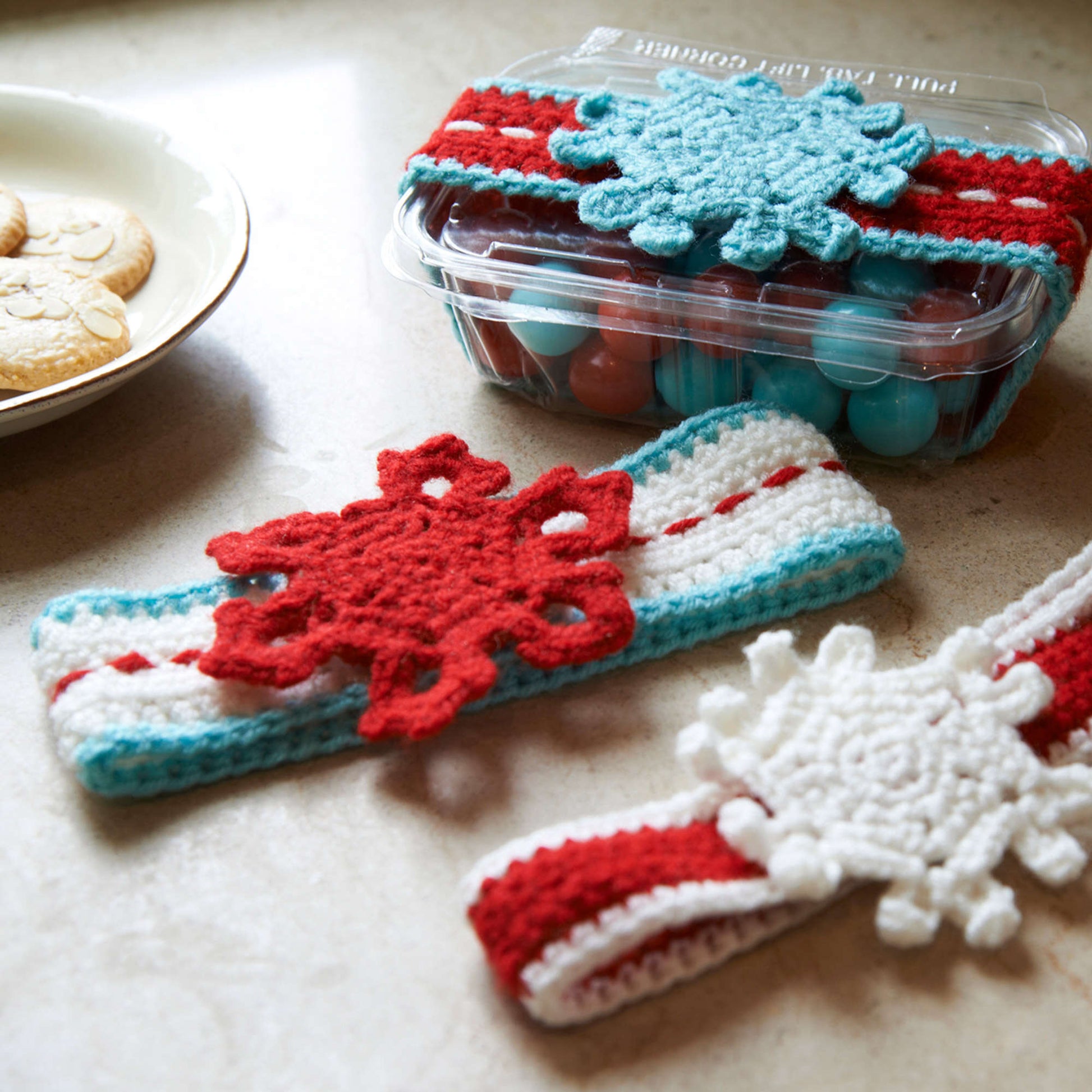Free Red Heart Snowflake Sweet Treat Wrapper Crochet Pattern
