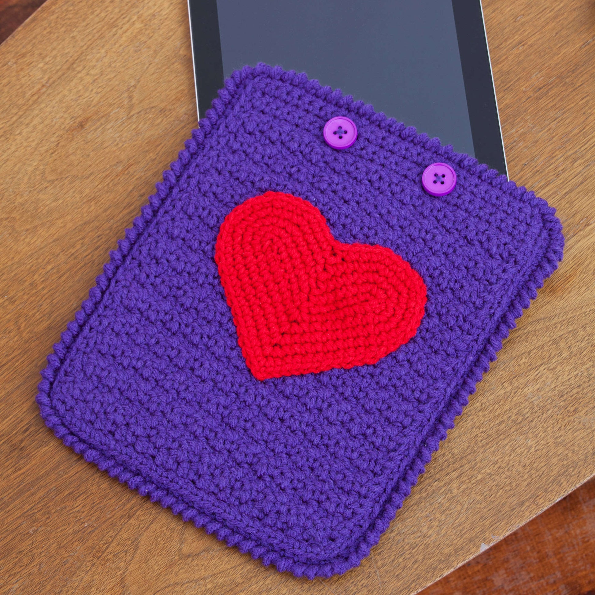 Free Red Heart Love My Ipad Crochet Case Pattern
