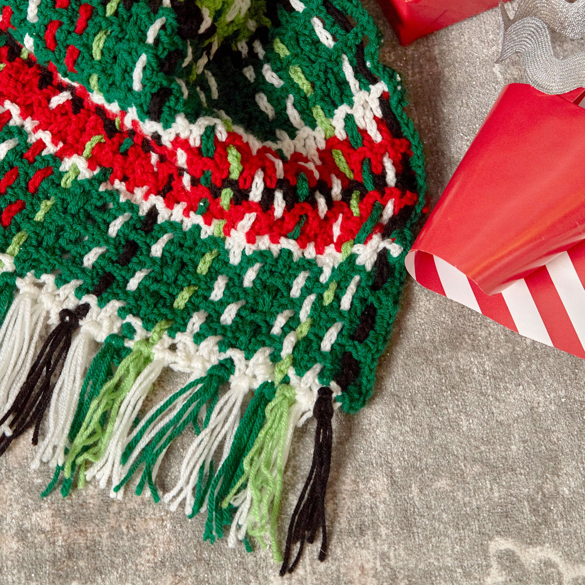 Red Heart Plaid Christmas Crochet Blanket Red Heart Plaid Christmas Crochet Blanket