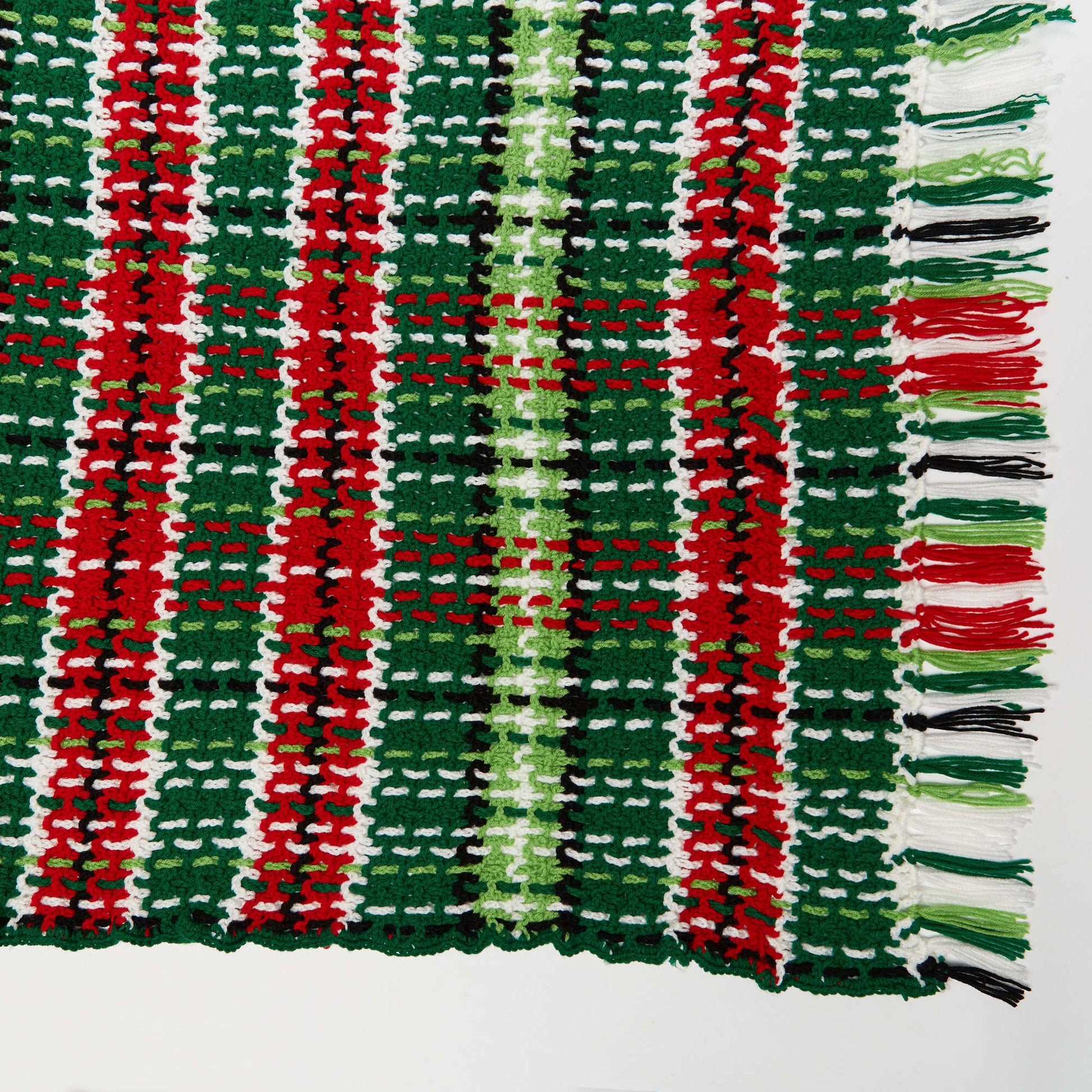 Free Red Heart Plaid Christmas Crochet Blanket Pattern