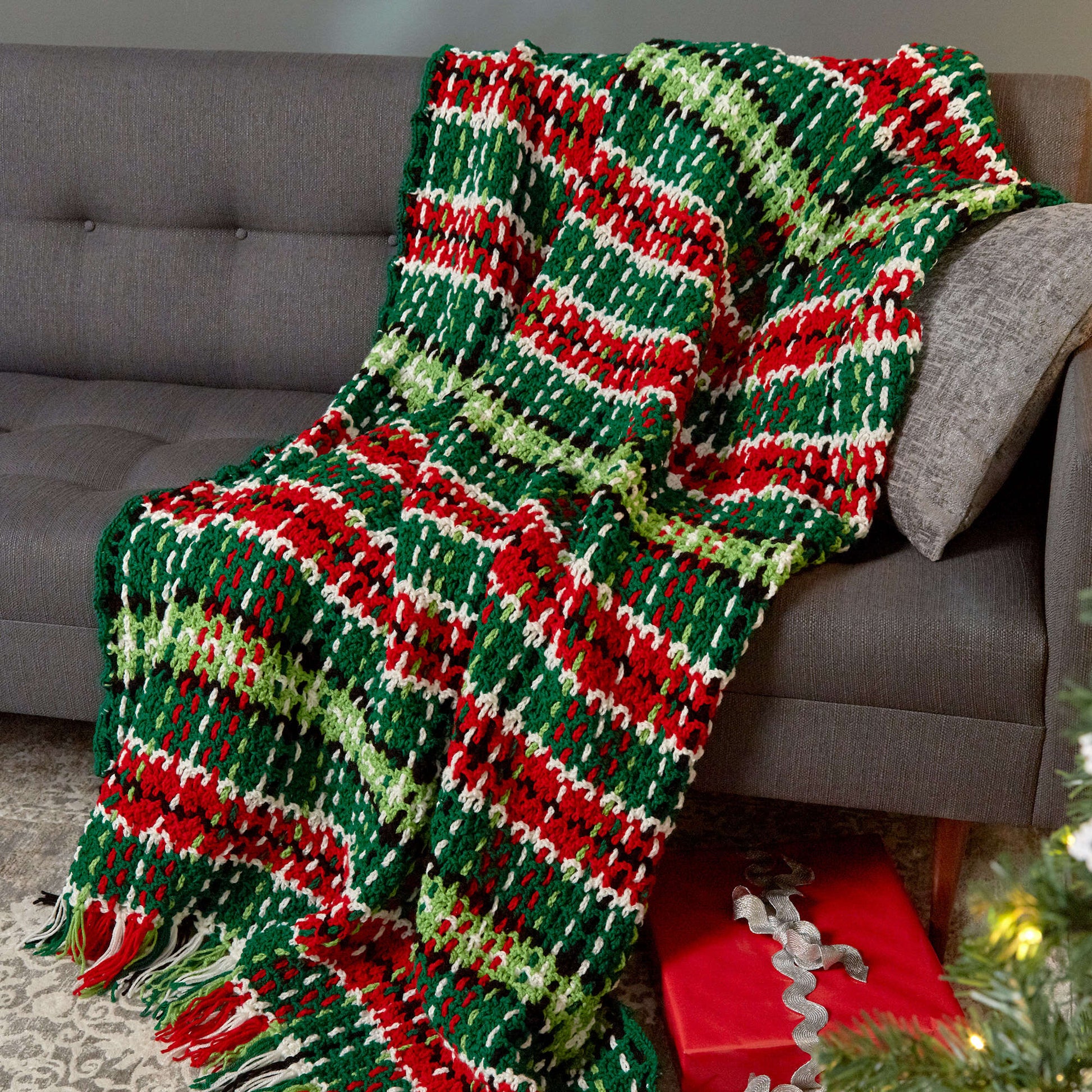 Free Red Heart Plaid Christmas Crochet Blanket Pattern