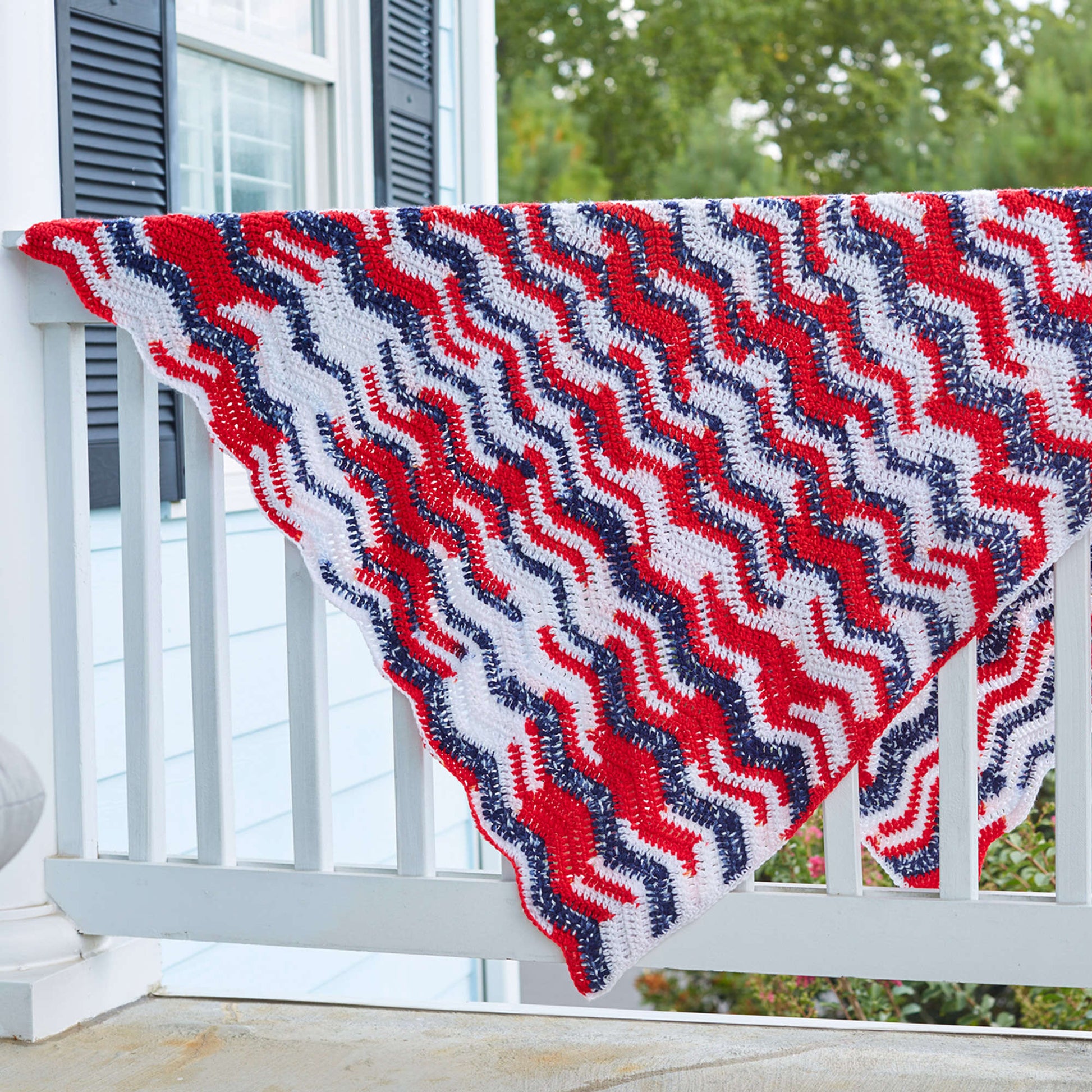 Free Red Heart American Waves Throw Crochet Pattern