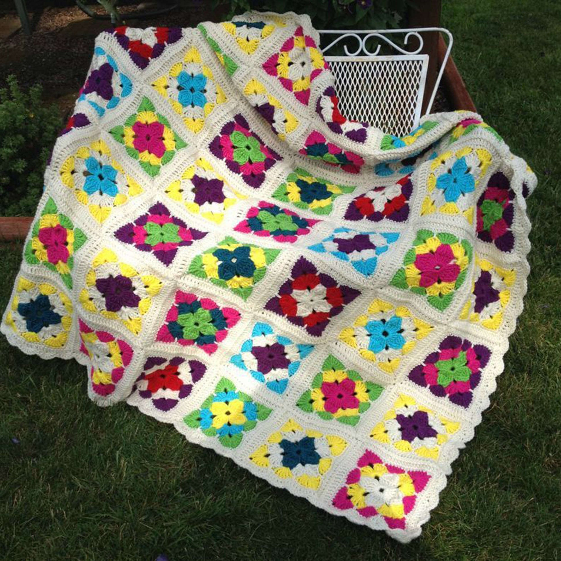 Red Heart Weekend Granny Throw Pattern