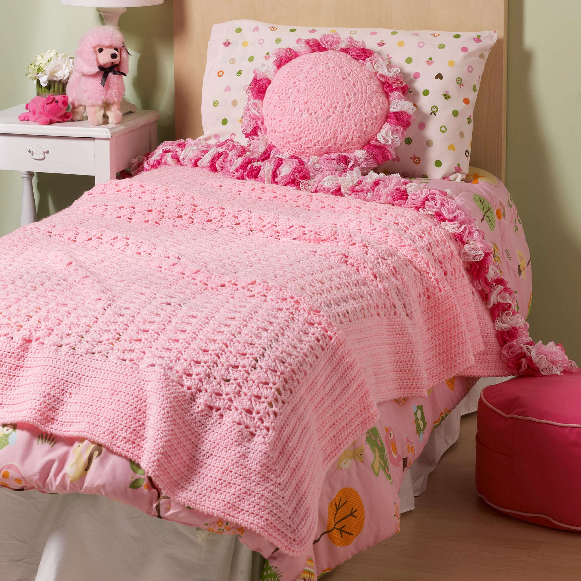 Free Red Heart Sweet Ruffles Crochet Blanket & Pillow Pattern