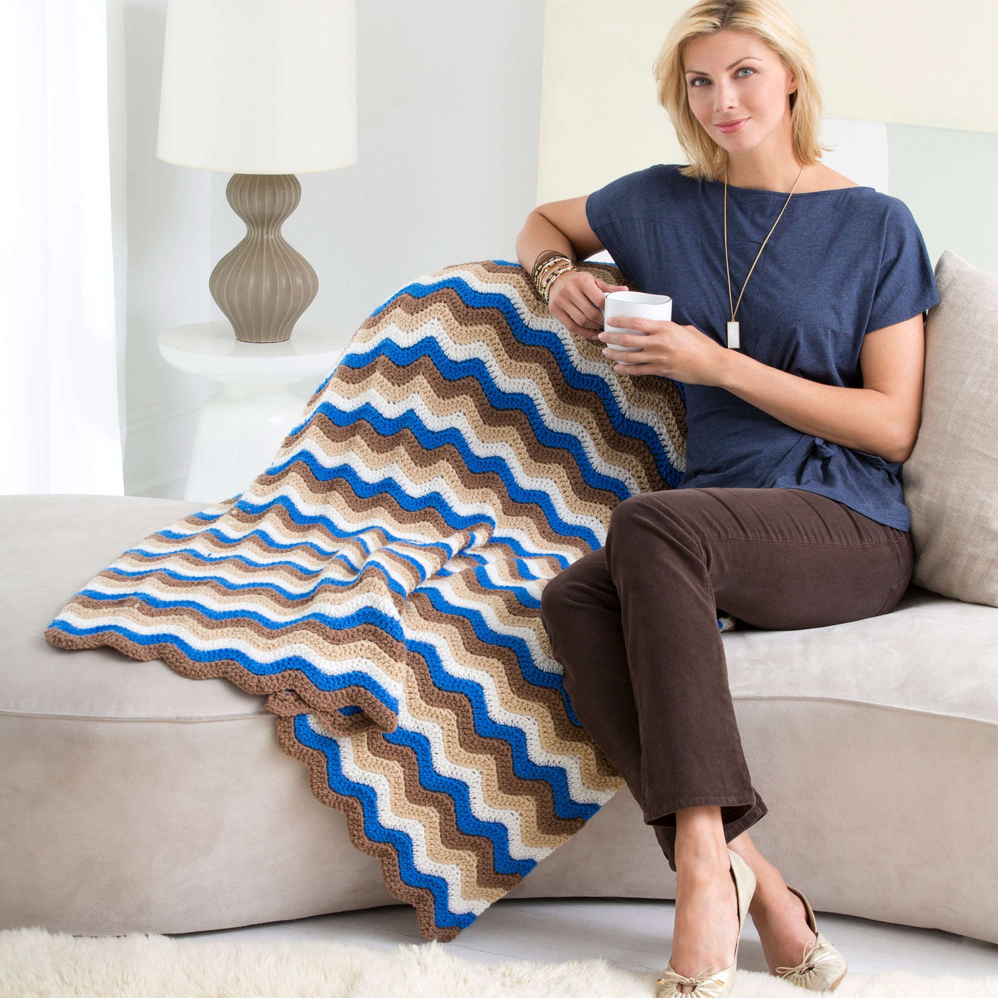 Free Red Heart Ripple Throw Crochet Pattern | Yarnspirations