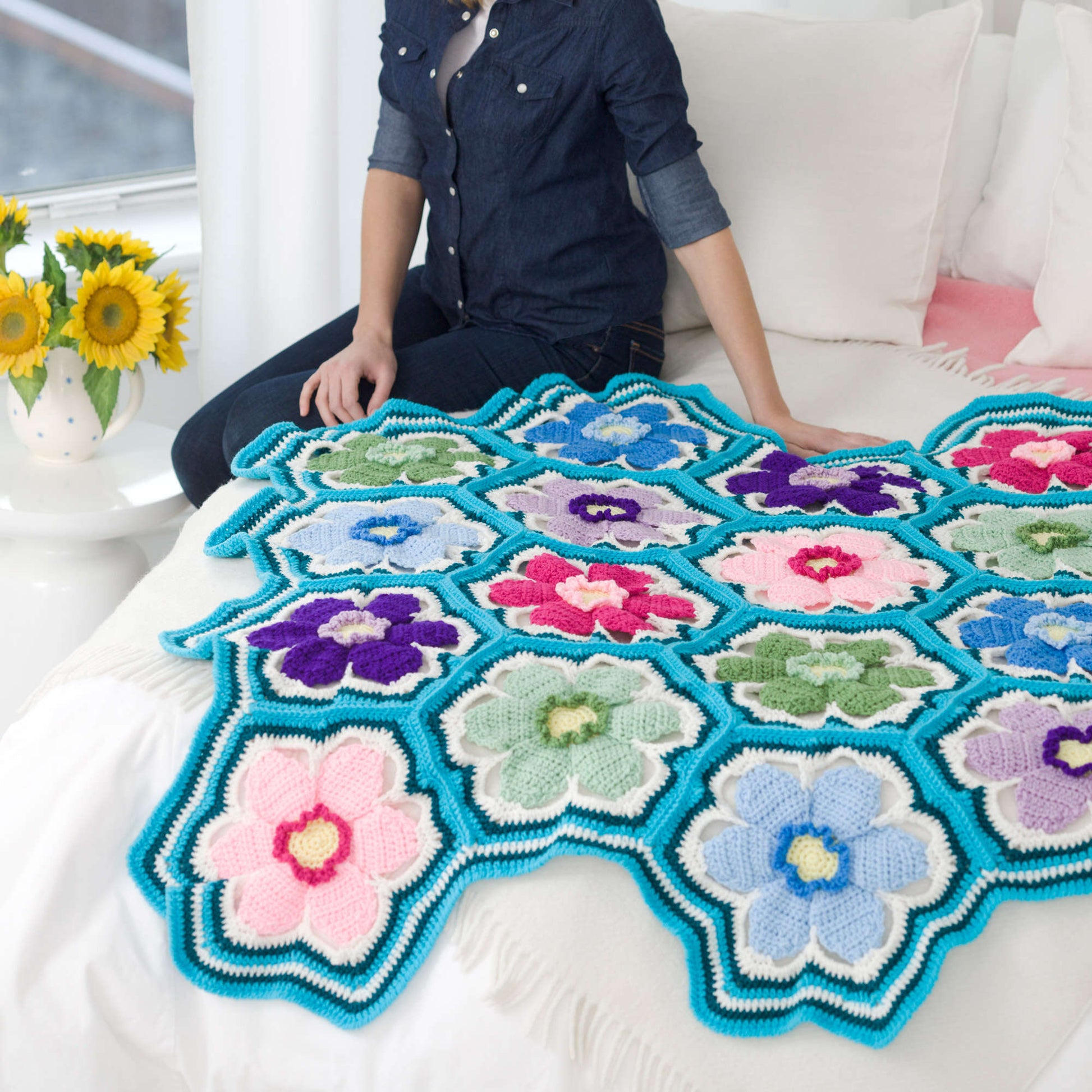 Free Red Heart Posey Throw Crochet Pattern