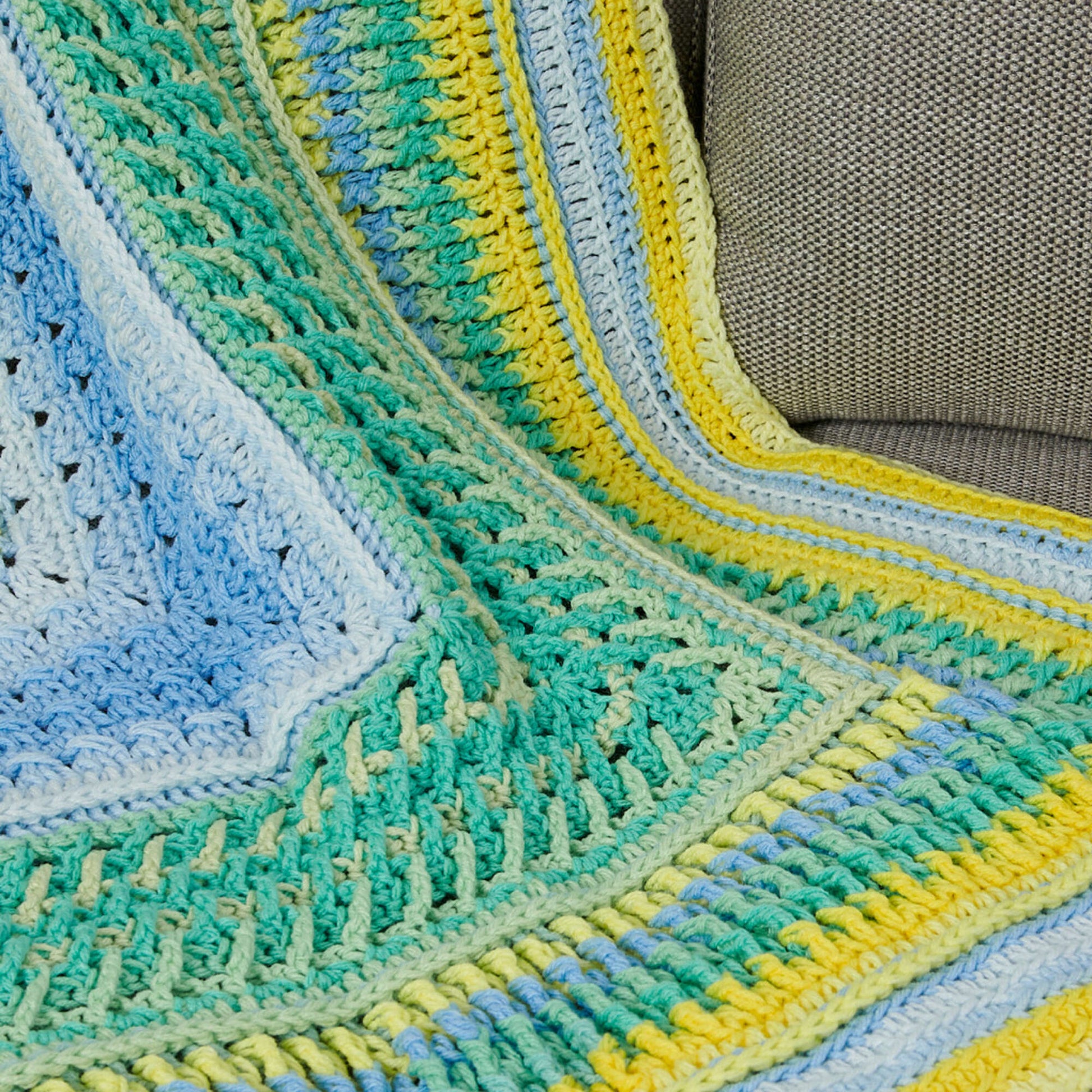 Beautiful Ombre Crochet Baby Blankets - Pattern Center