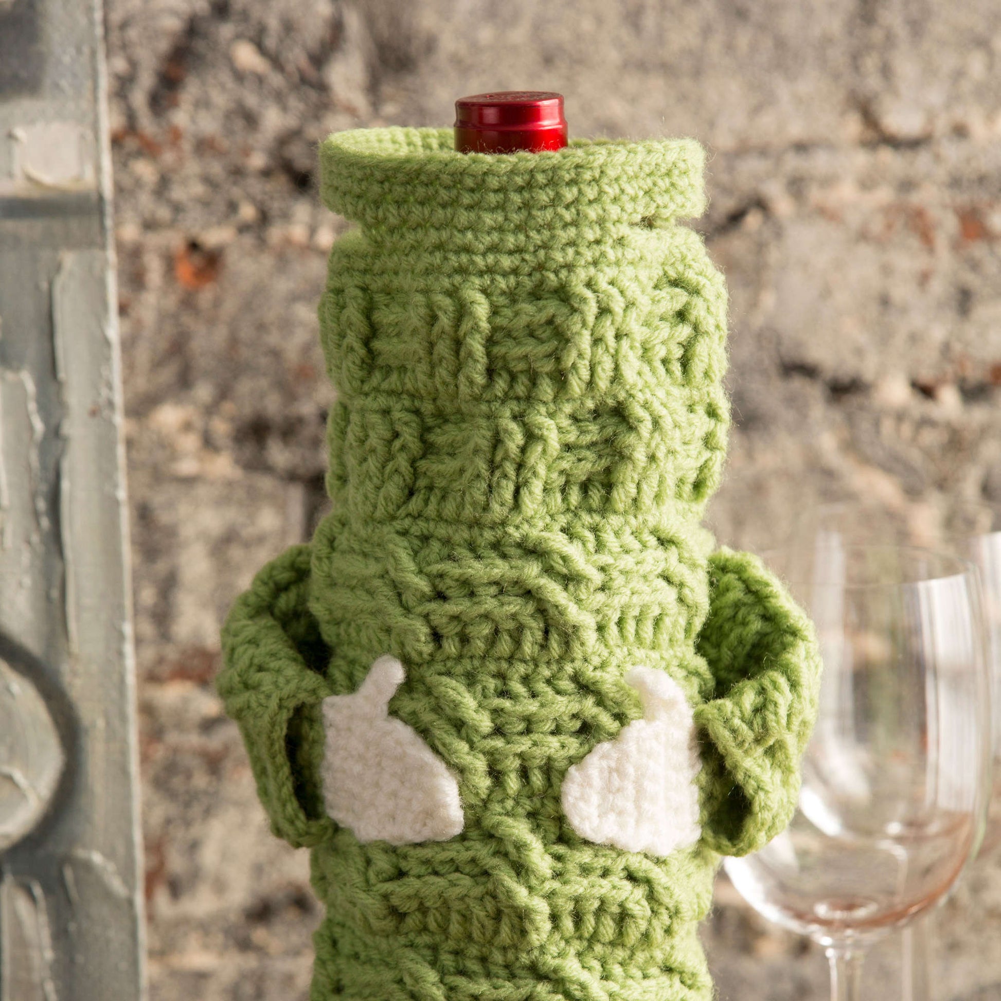 Free Red Heart Crochet Butler's Bottle Hugger Pattern