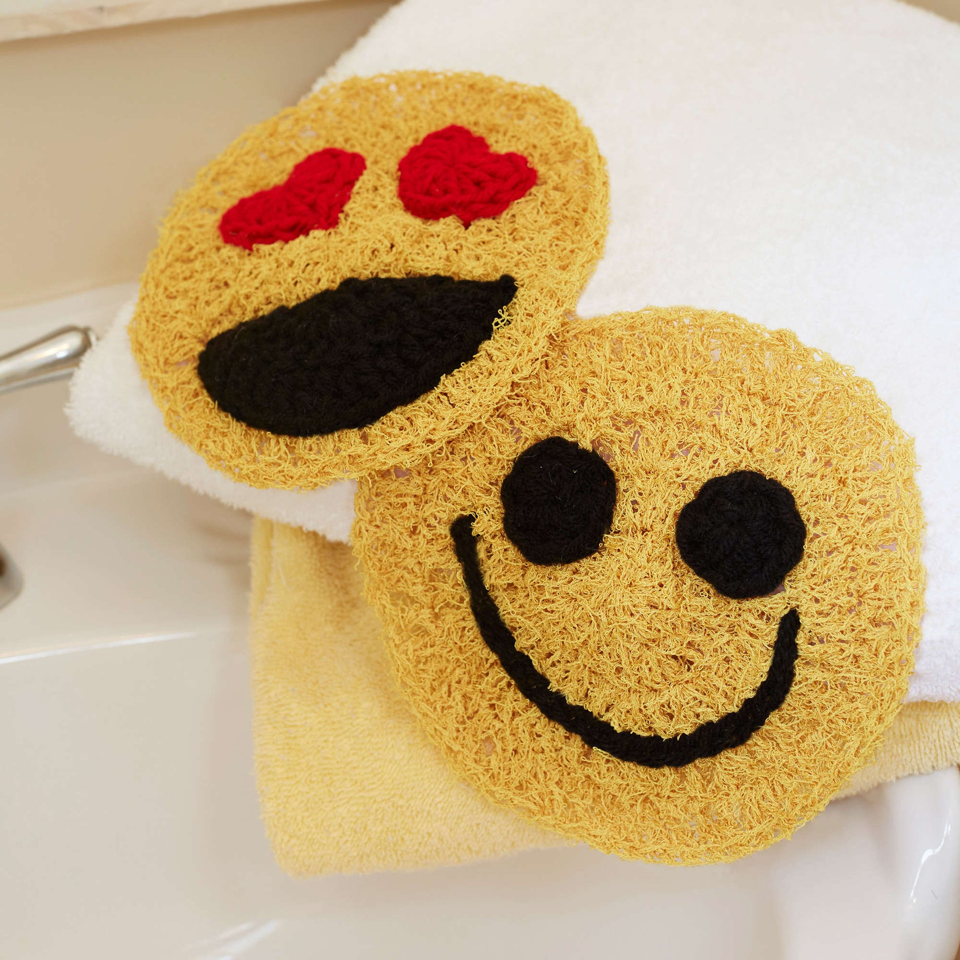 Free Red Heart Happy Face Scrubby Emoticons Crochet Pattern