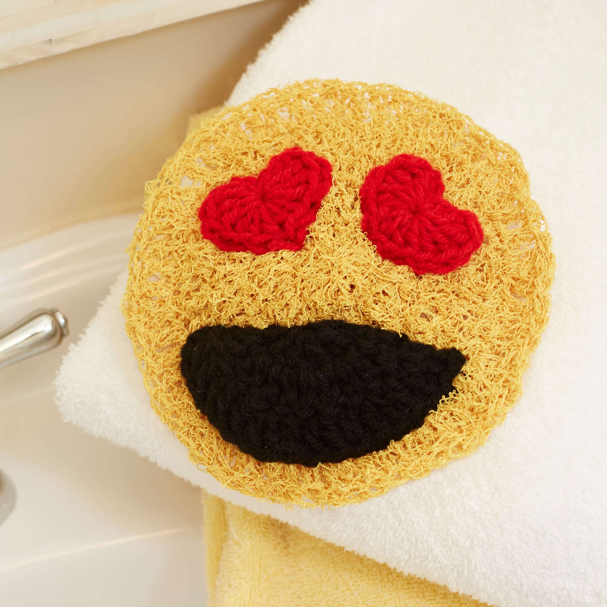 Free Red Heart Happy Face Scrubby Emoticons Crochet Pattern