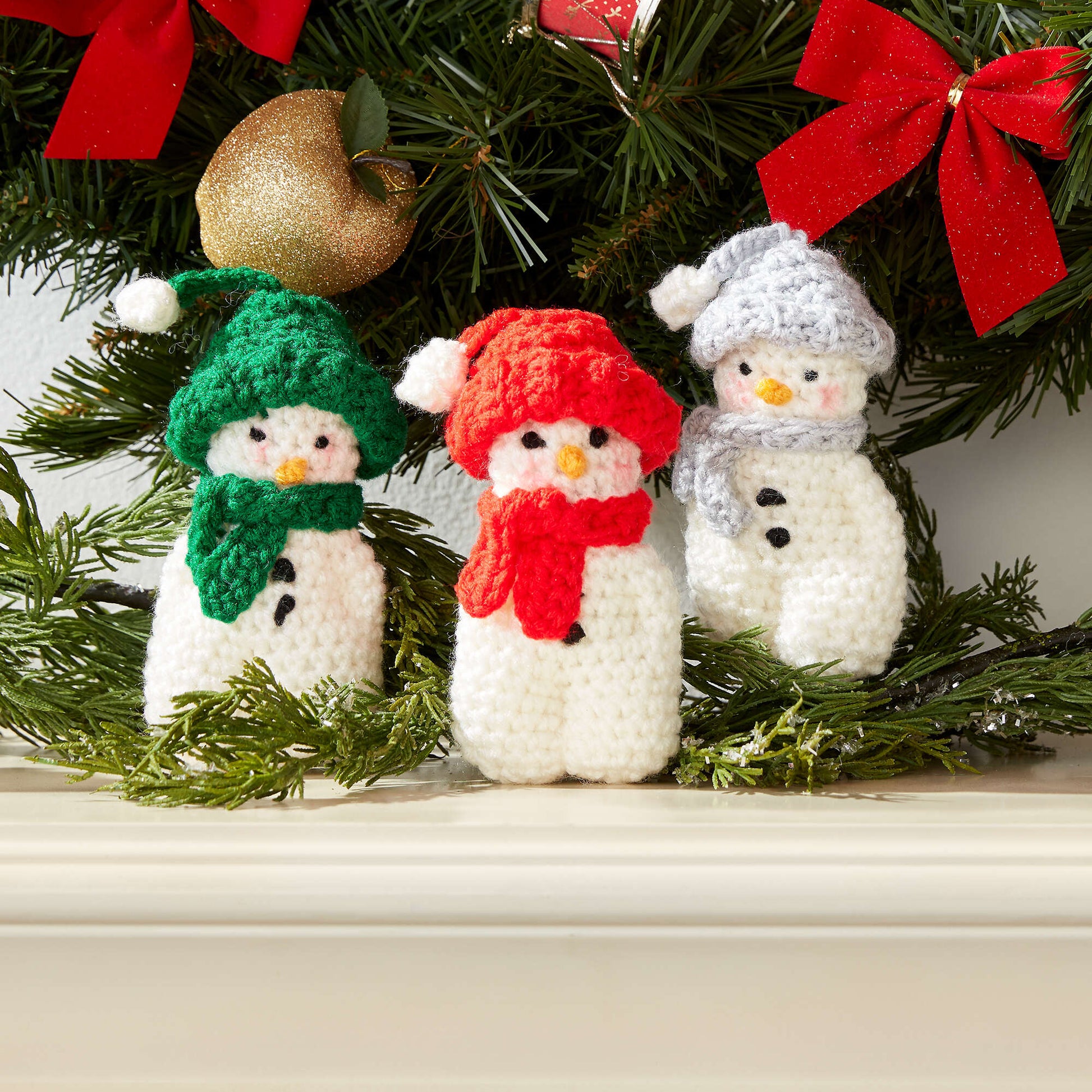 Free Red Heart Crochet Three Tiny Snowman Ornaments Pattern