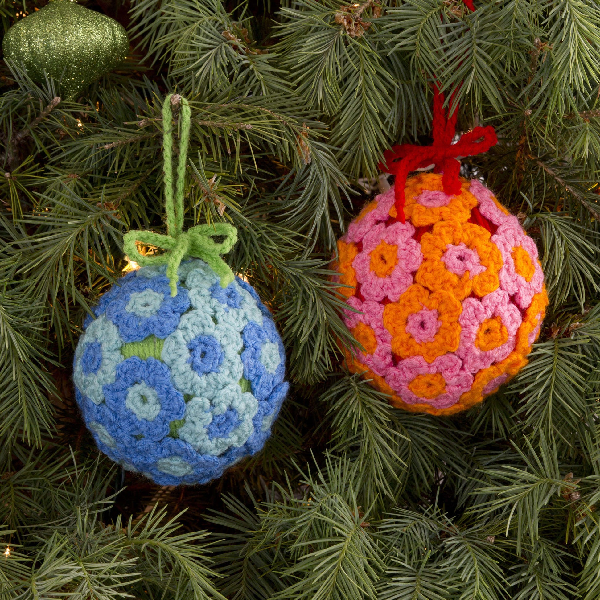 Free Red Heart Crochet Flower Ball Ornament Pattern