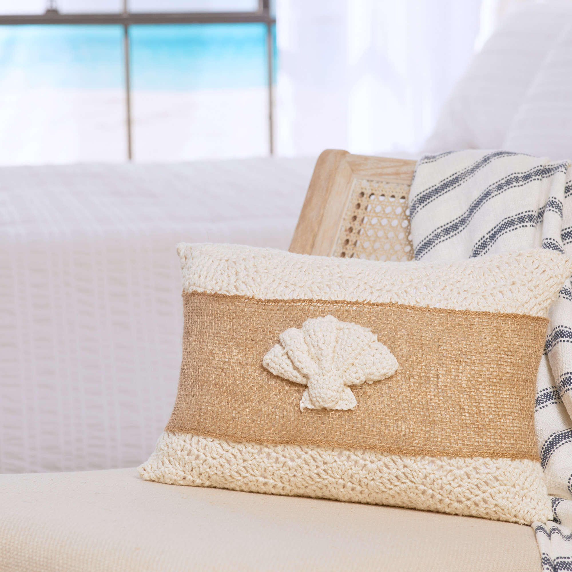 Free Easy Red Heart Scallop Shell Pillow Crochet Pattern | Yarnspirations