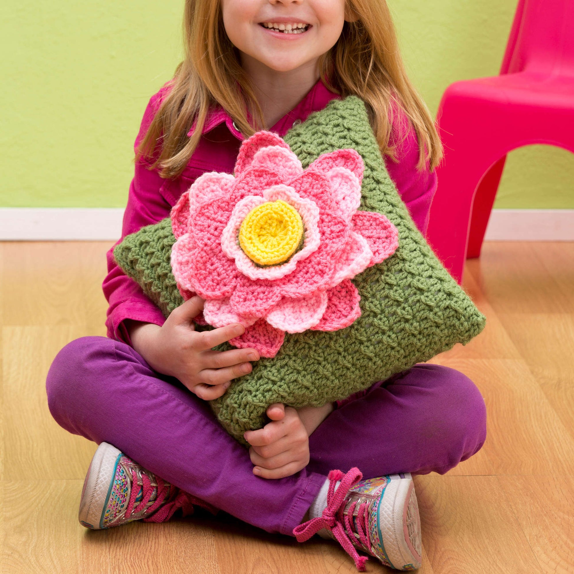 Free Red Heart Spring Fling Pillow Crochet Pattern